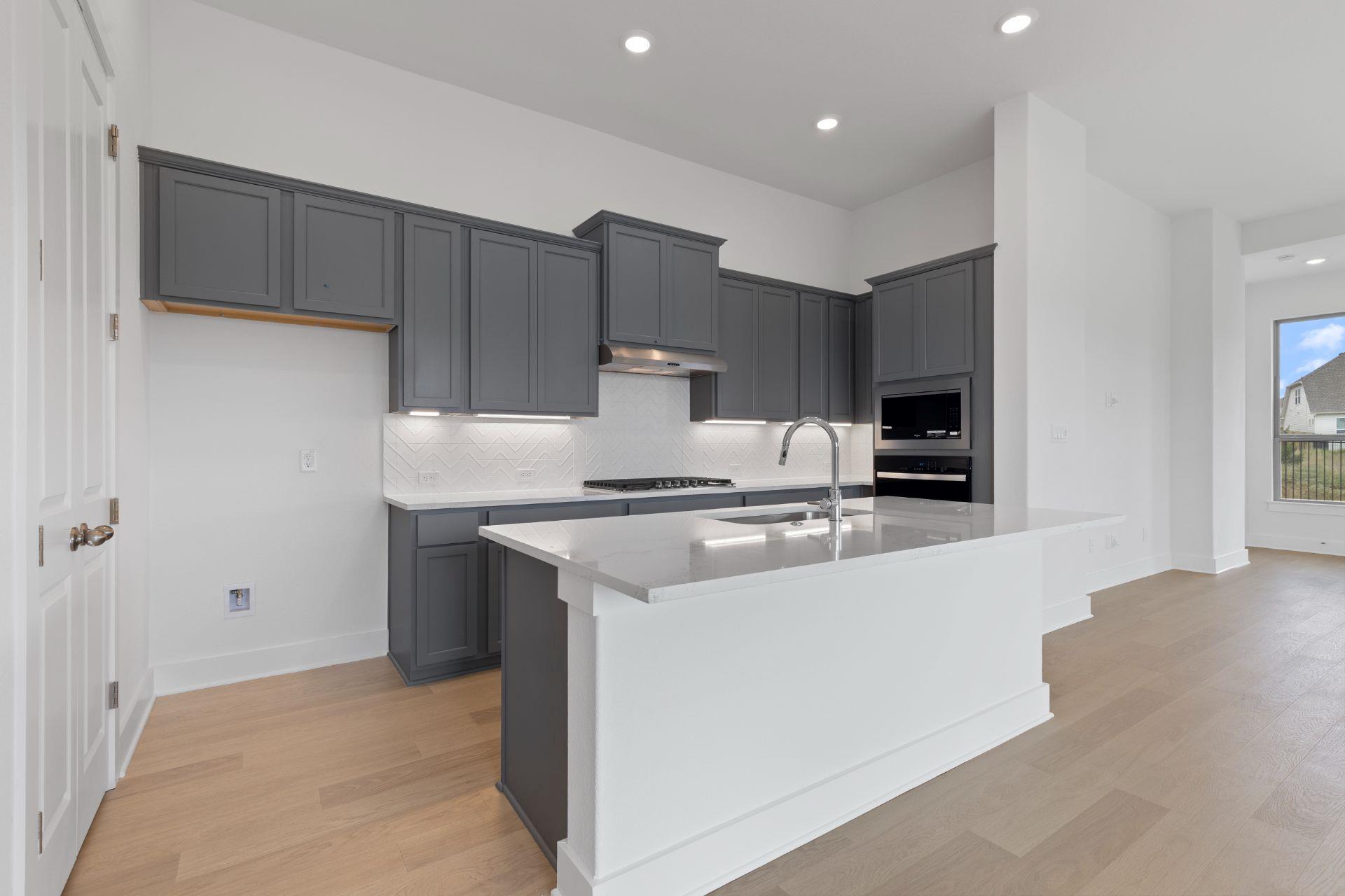 566 Sage Thrasher Cir, Dripping Springs, TX 78620