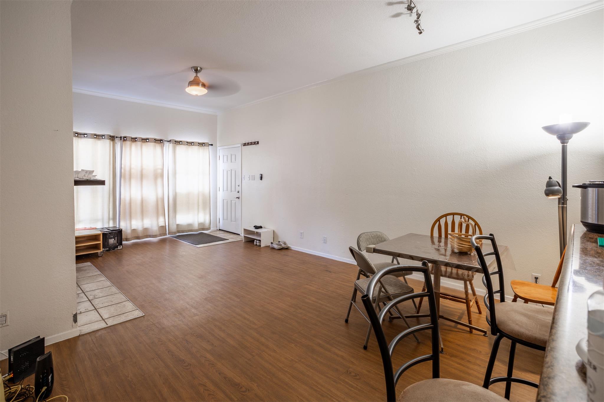 807 W 25th St # 102, Austin, TX 78705