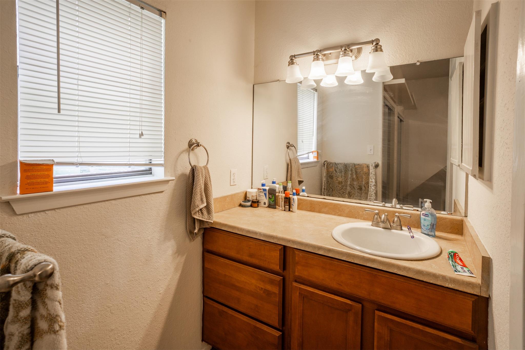 807 W 25th St # 102, Austin, TX 78705