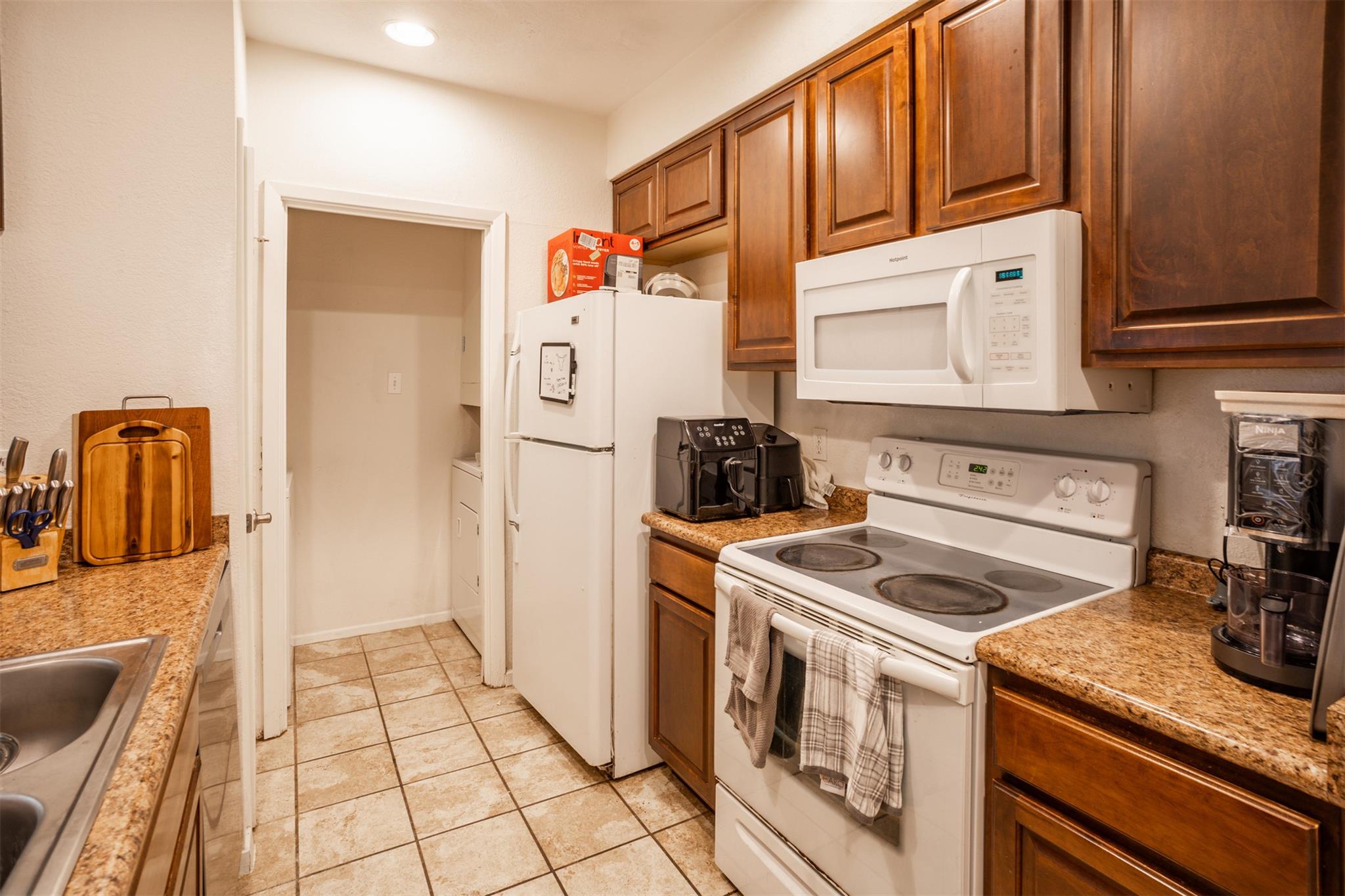 807 W 25th St # 102, Austin, TX 78705