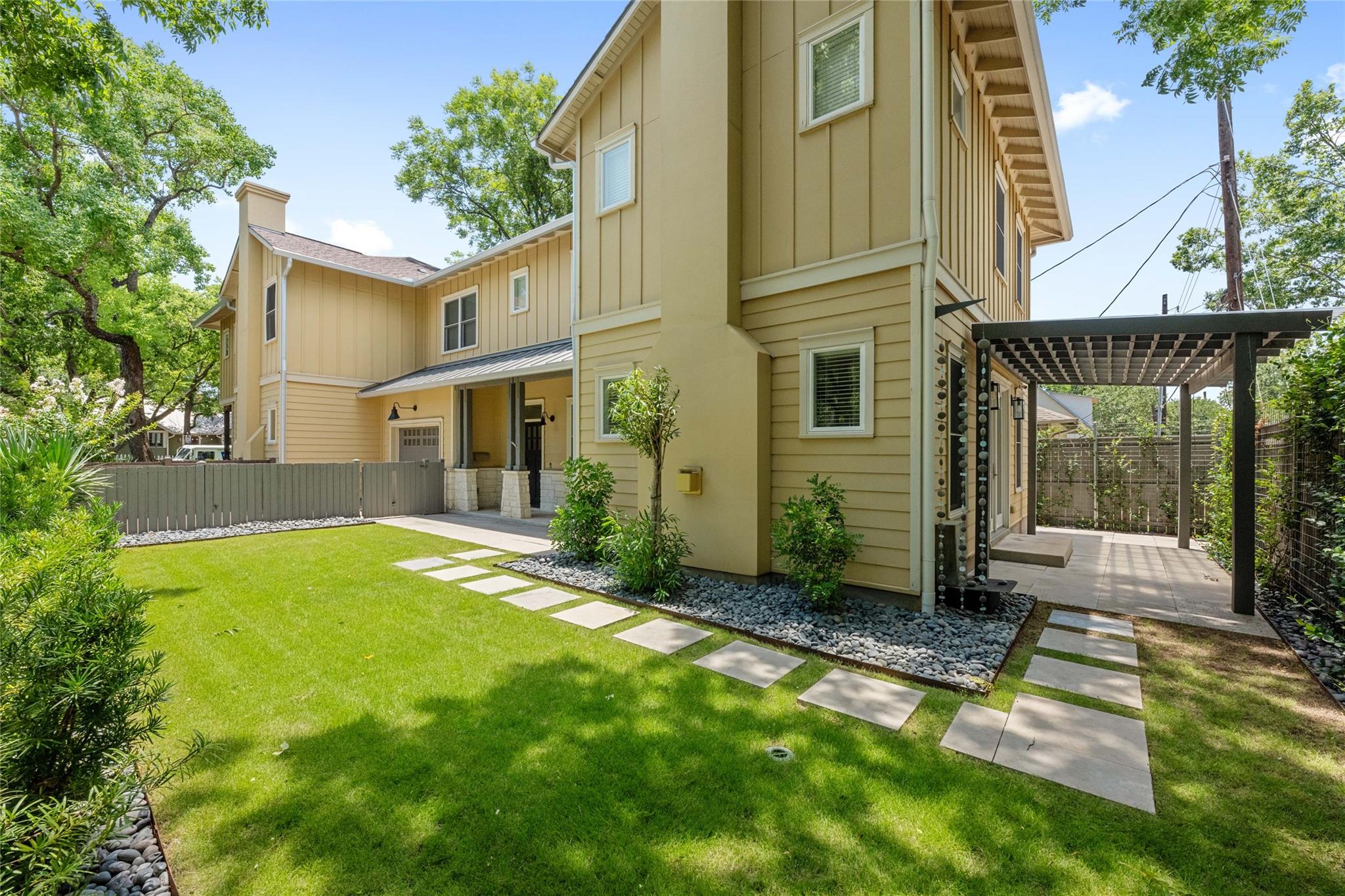 1403 W 12th St # B, Austin, TX 78703