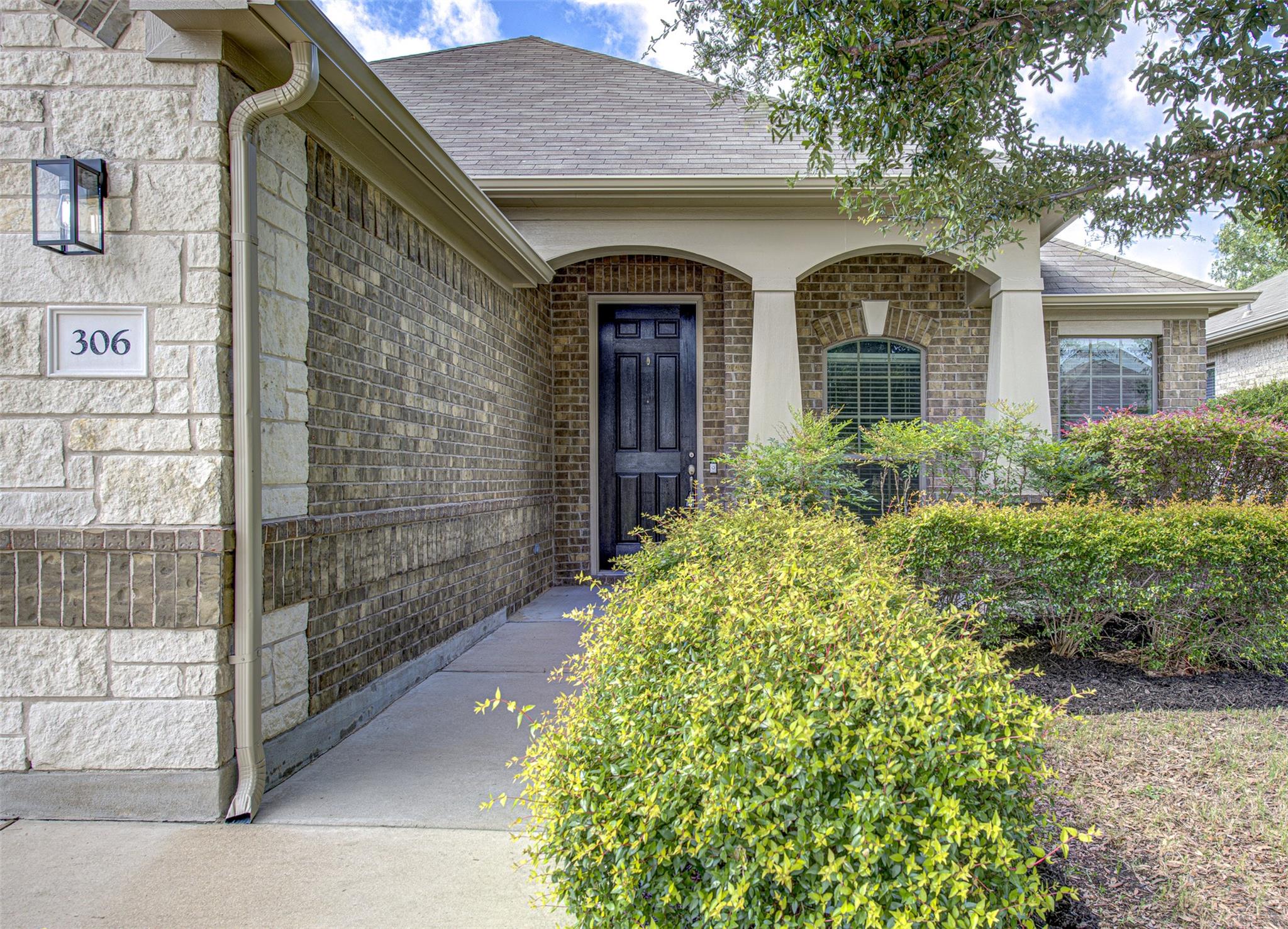 306 Snow Owl Holw, Buda, TX 78610