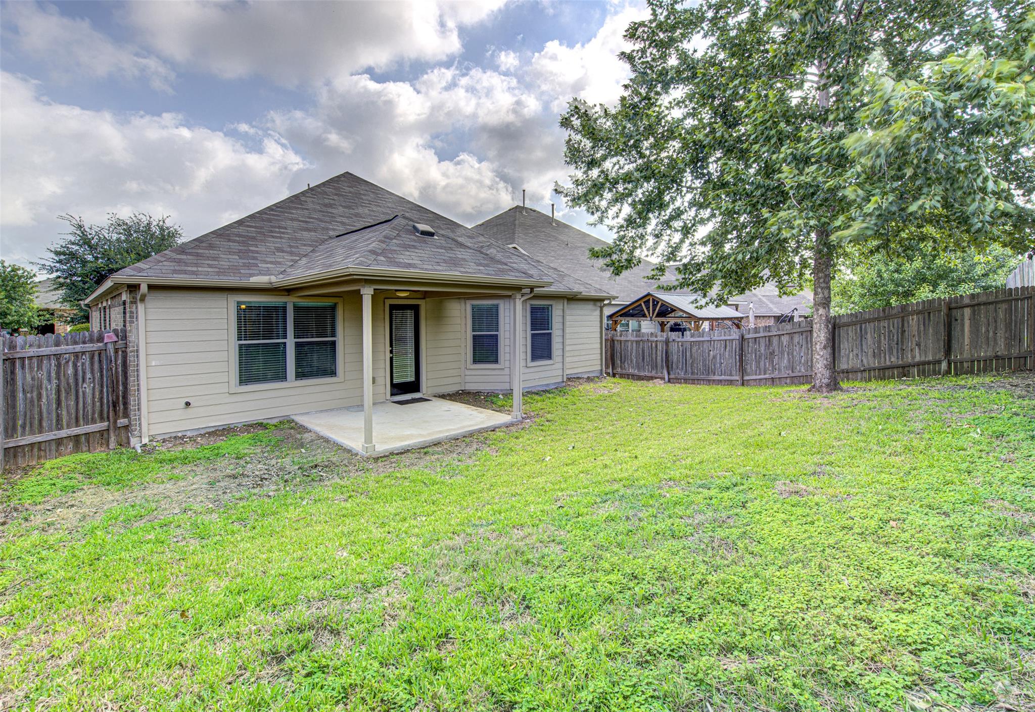 306 Snow Owl Holw, Buda, TX 78610