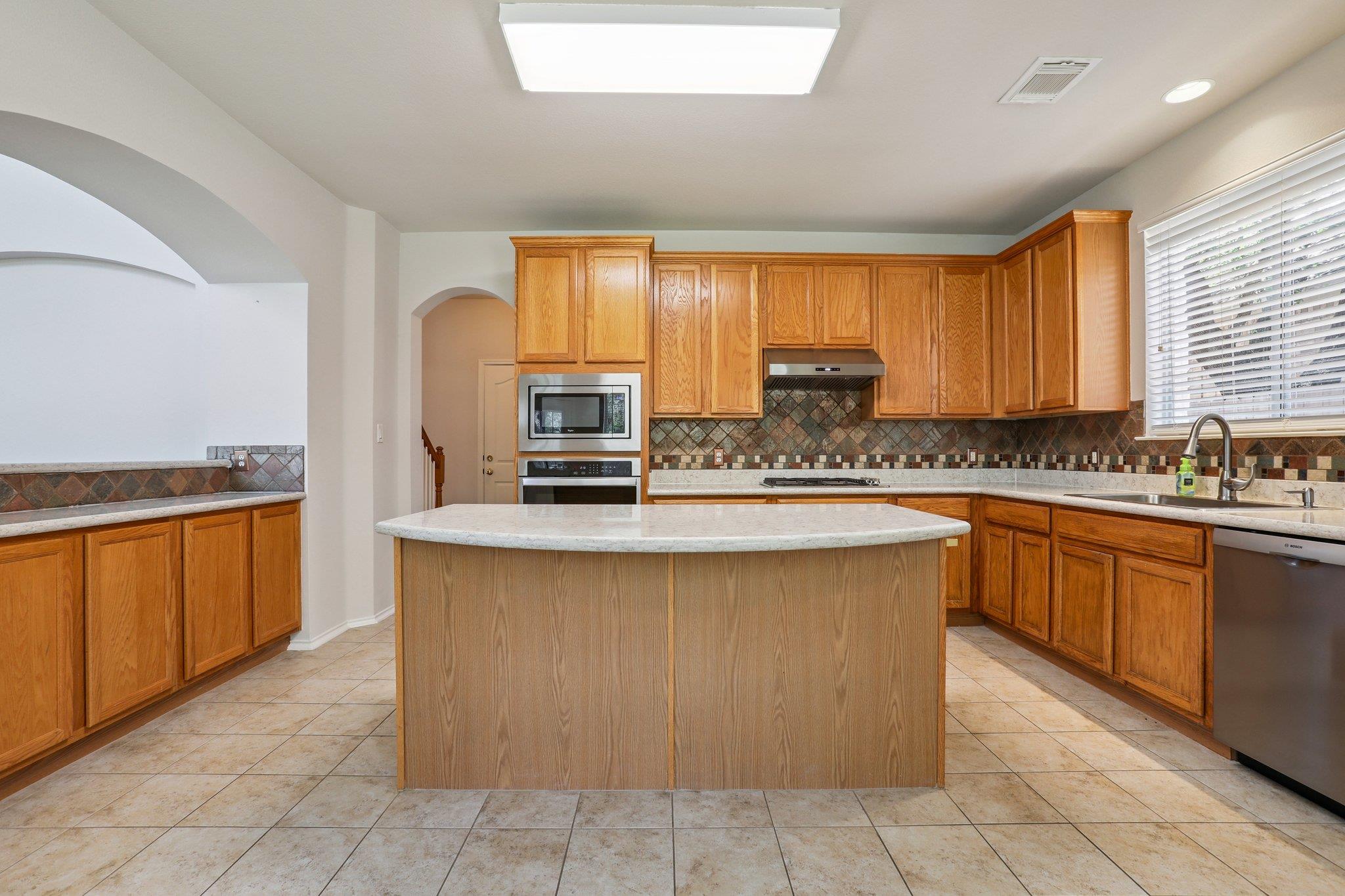 411 S Lynnwood Trl, Cedar Park, TX 78613