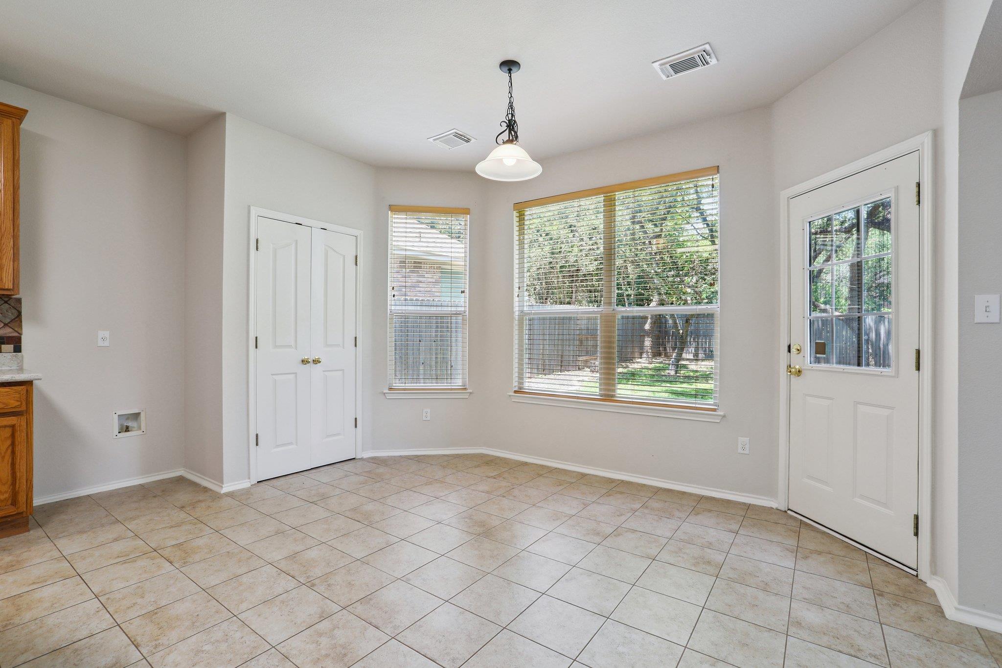 411 S Lynnwood Trl, Cedar Park, TX 78613