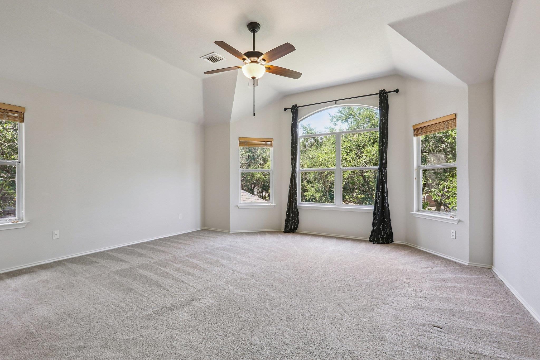 411 S Lynnwood Trl, Cedar Park, TX 78613