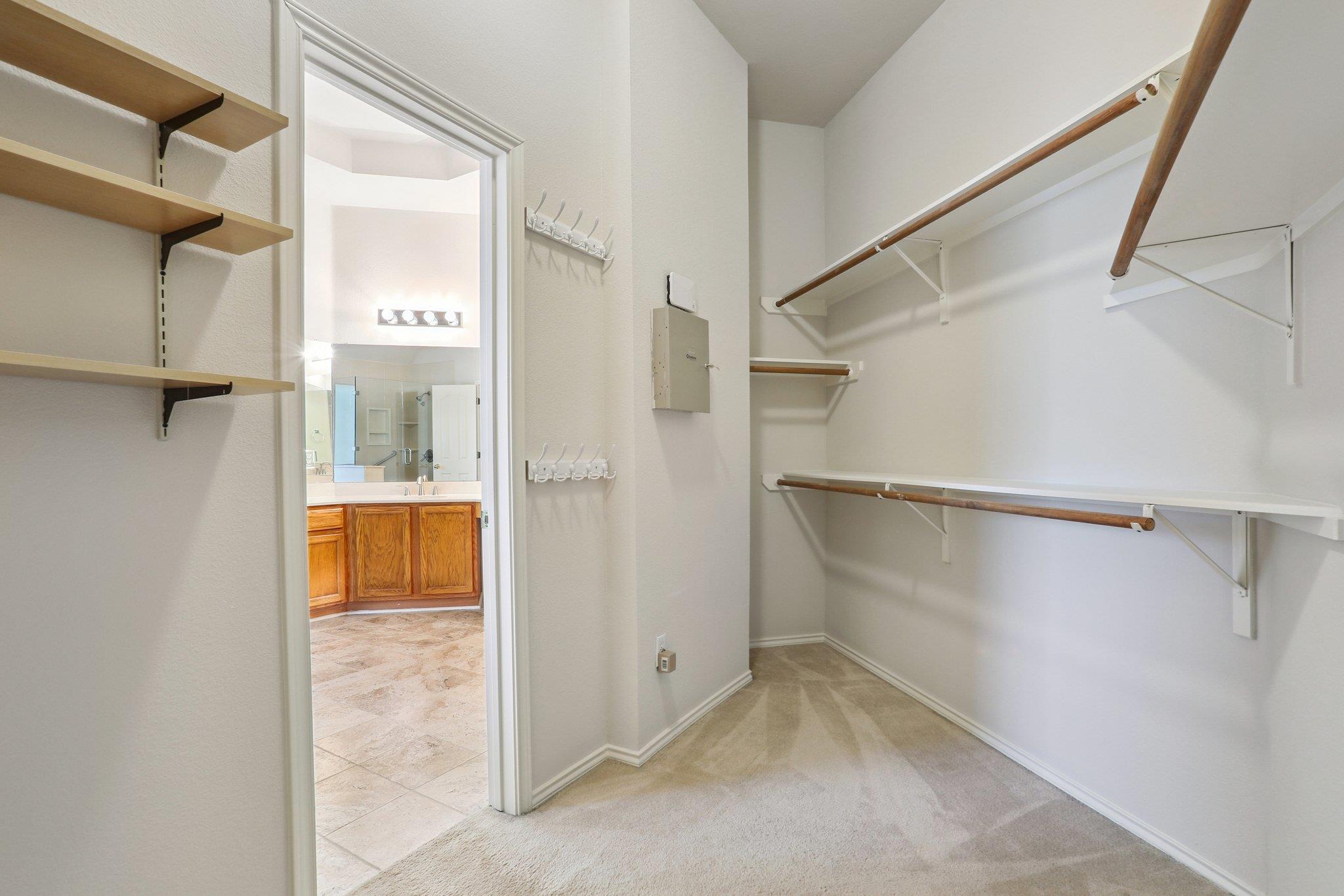 411 S Lynnwood Trl, Cedar Park, TX 78613