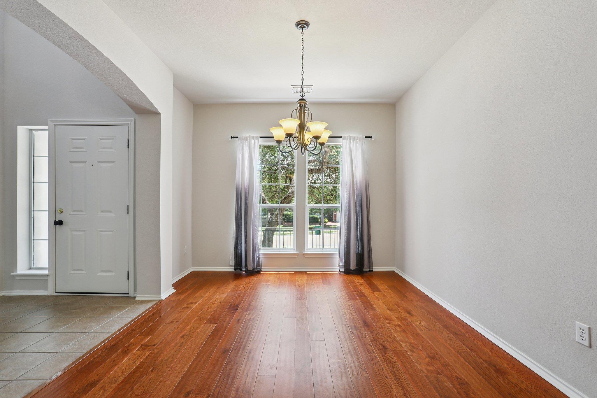 411 S Lynnwood Trl, Cedar Park, TX 78613