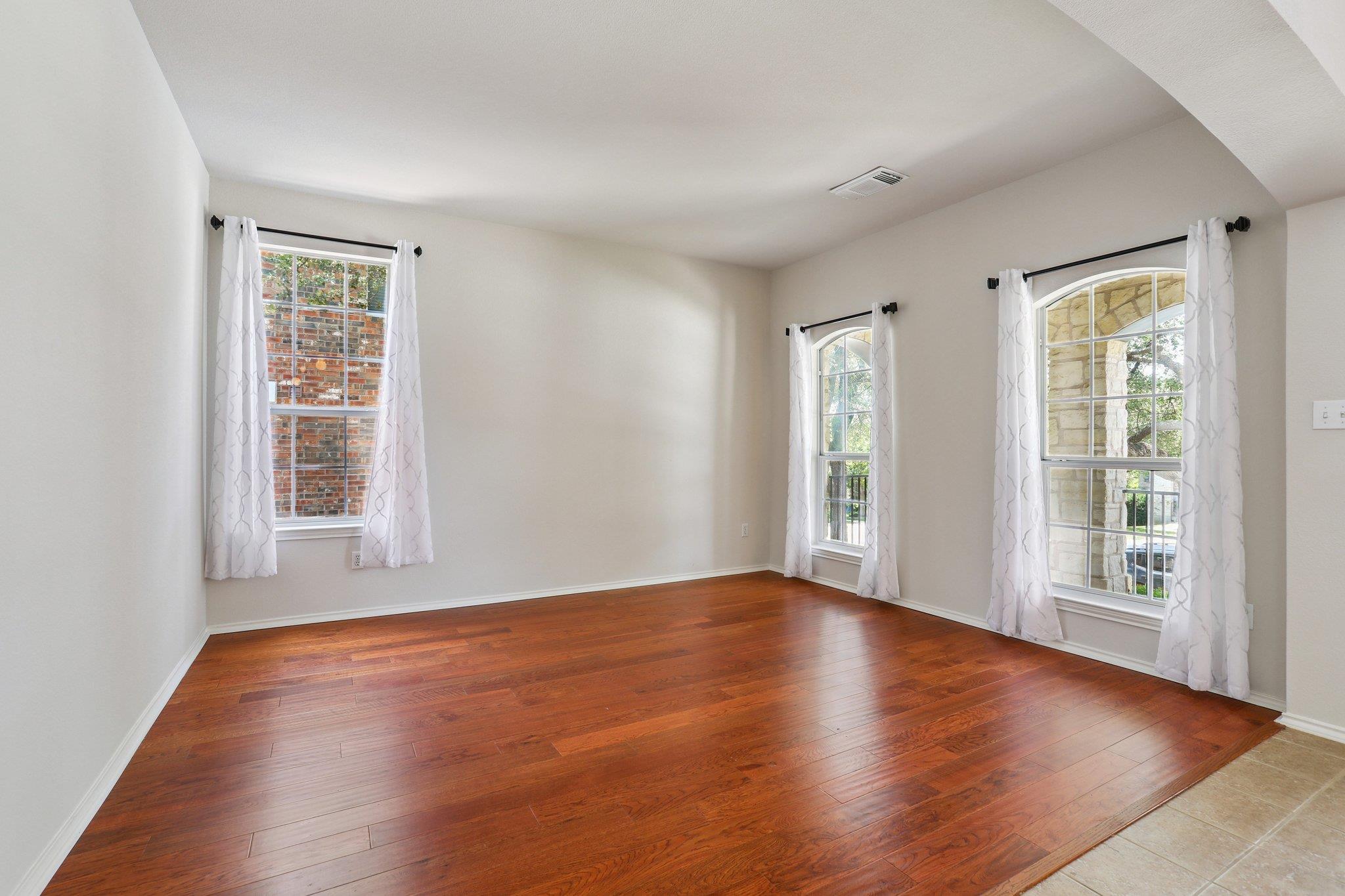 411 S Lynnwood Trl, Cedar Park, TX 78613