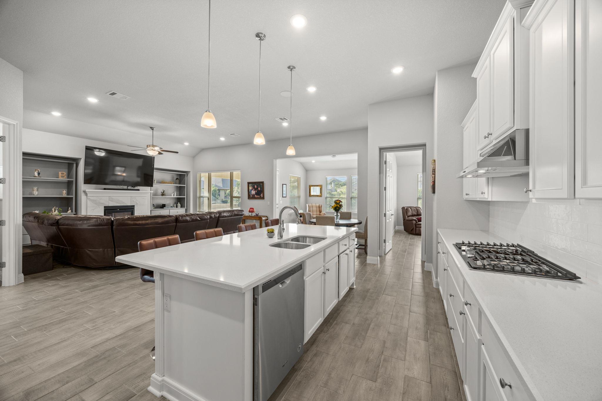 270 Baldovino Skwy, Lakeway, TX 78738