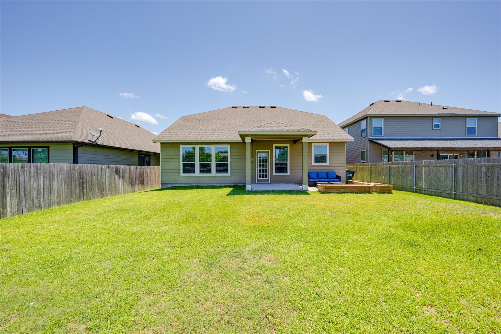 261 Fender Dr, Kyle, TX 78640