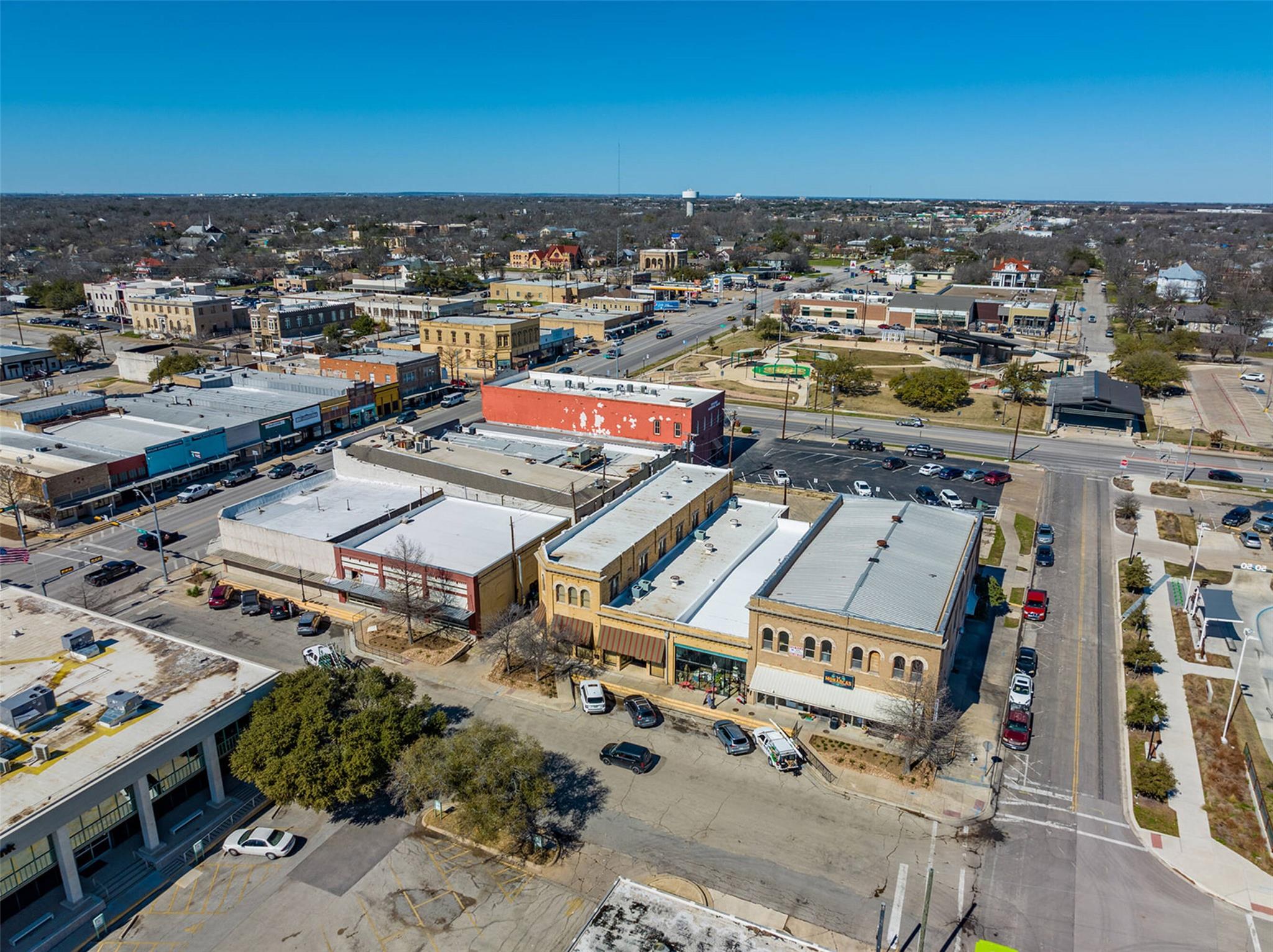 113 & 115 E 3rd St, Taylor, TX 76574