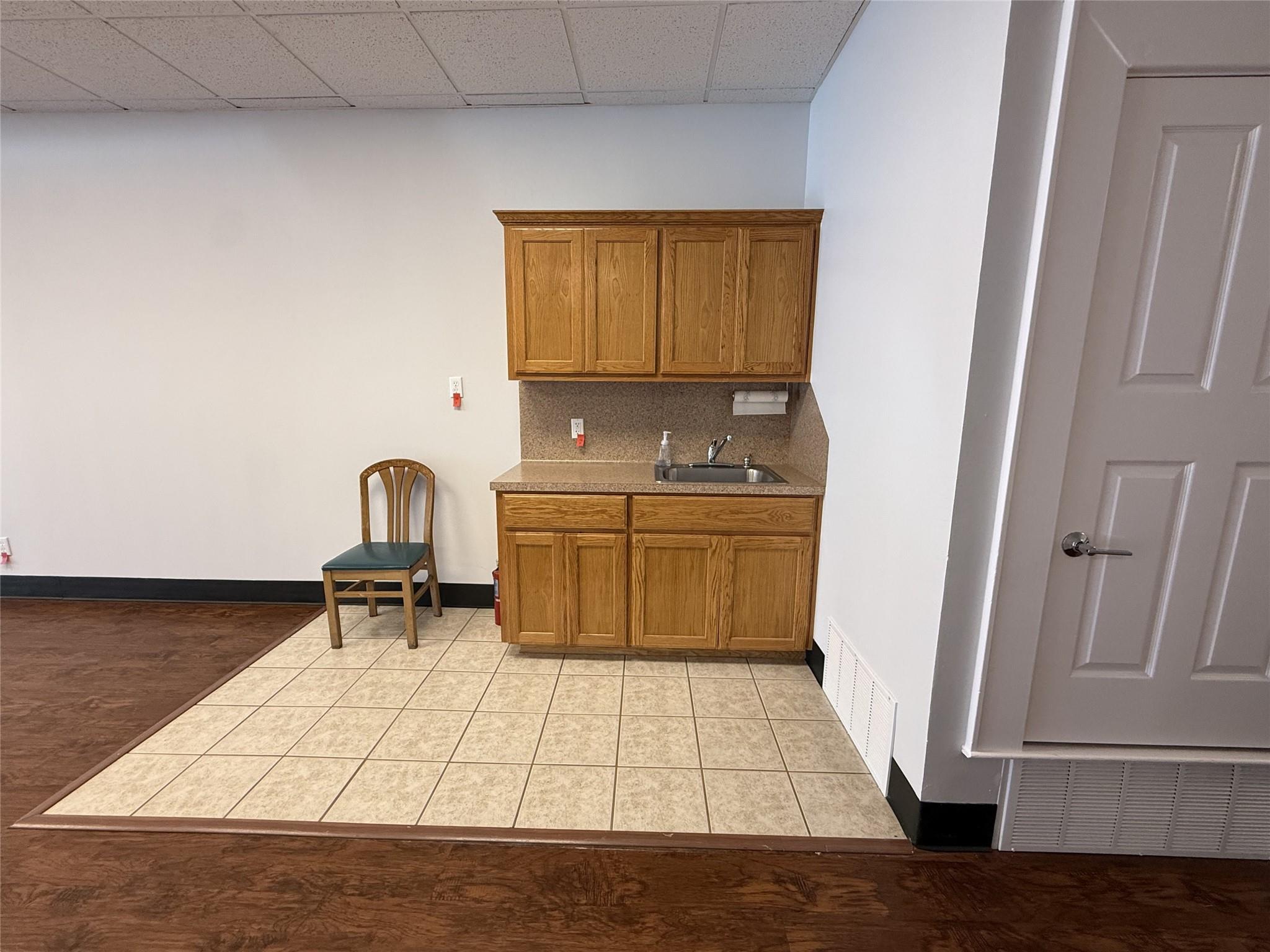 113 & 115 E 3rd St, Taylor, TX 76574