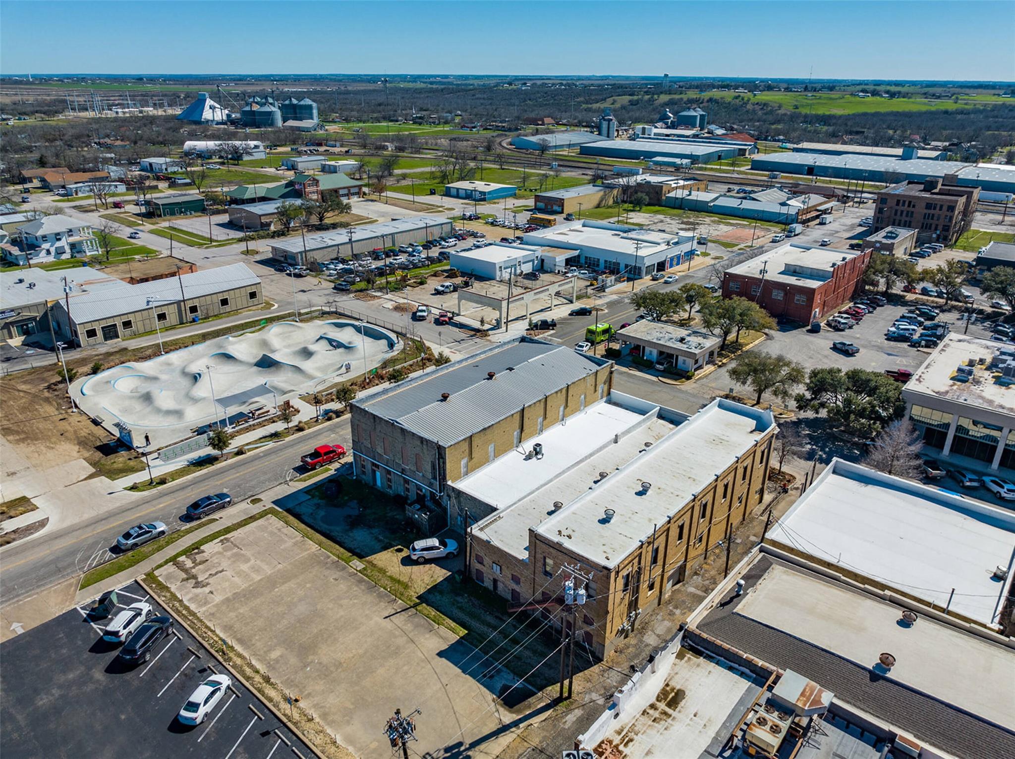 113 & 115 E 3rd St, Taylor, TX 76574