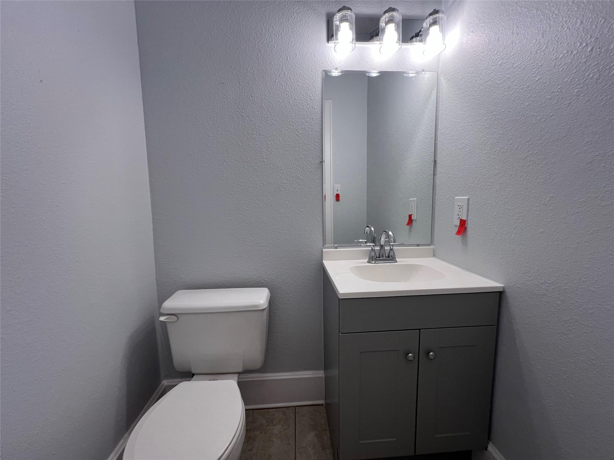 113 & 115 E 3rd St, Taylor, TX 76574