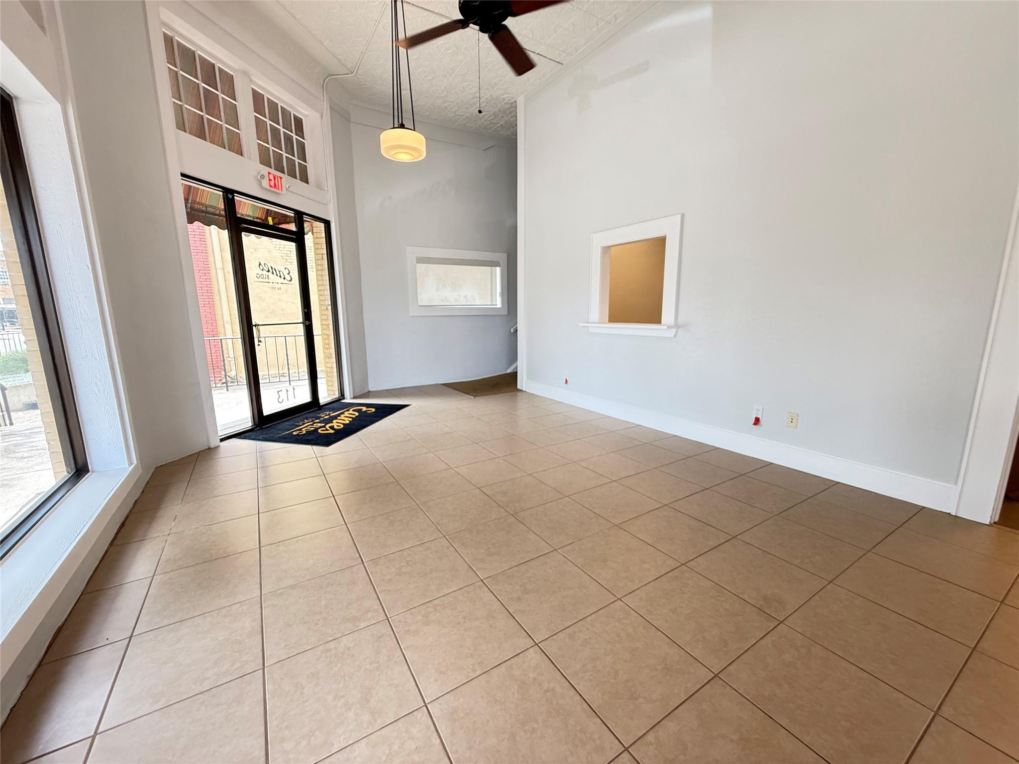 113 & 115 E 3rd St, Taylor, TX 76574