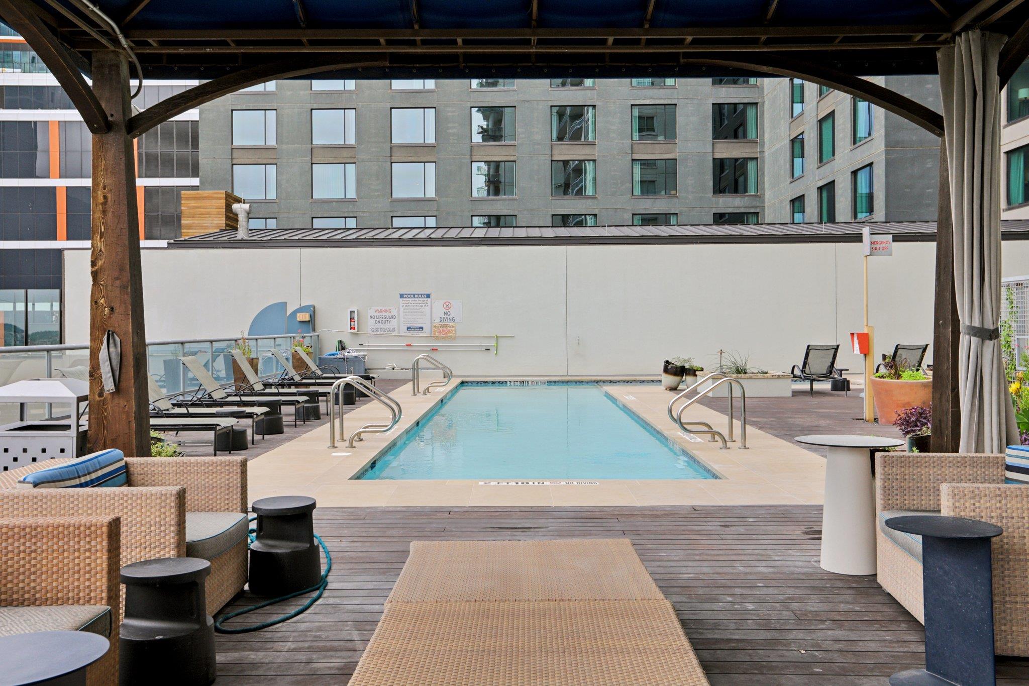 603 Davis St # 2007, Austin, TX 78701