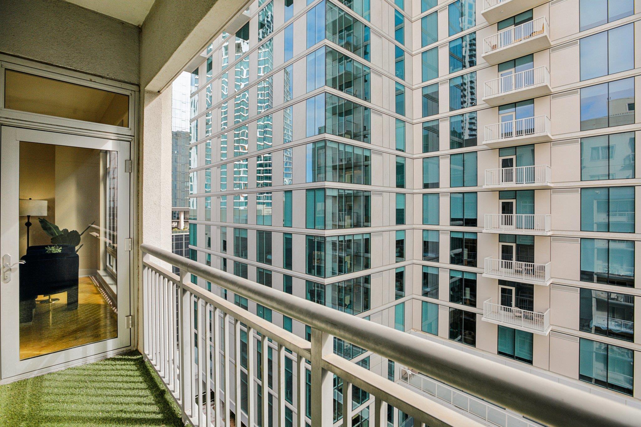 603 Davis St # 2007, Austin, TX 78701