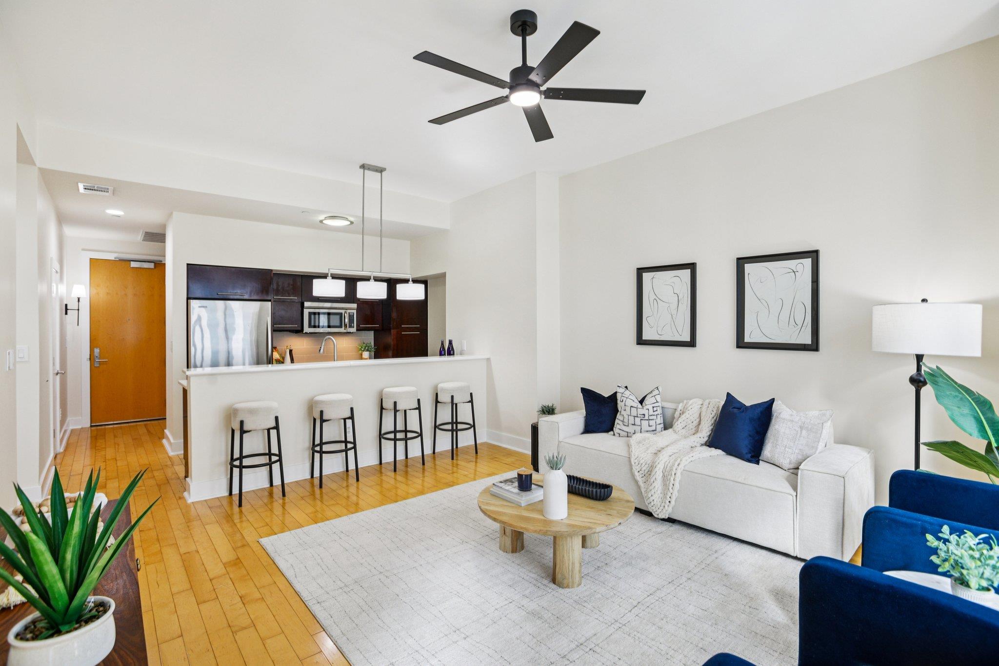 603 Davis St # 2007, Austin, TX 78701