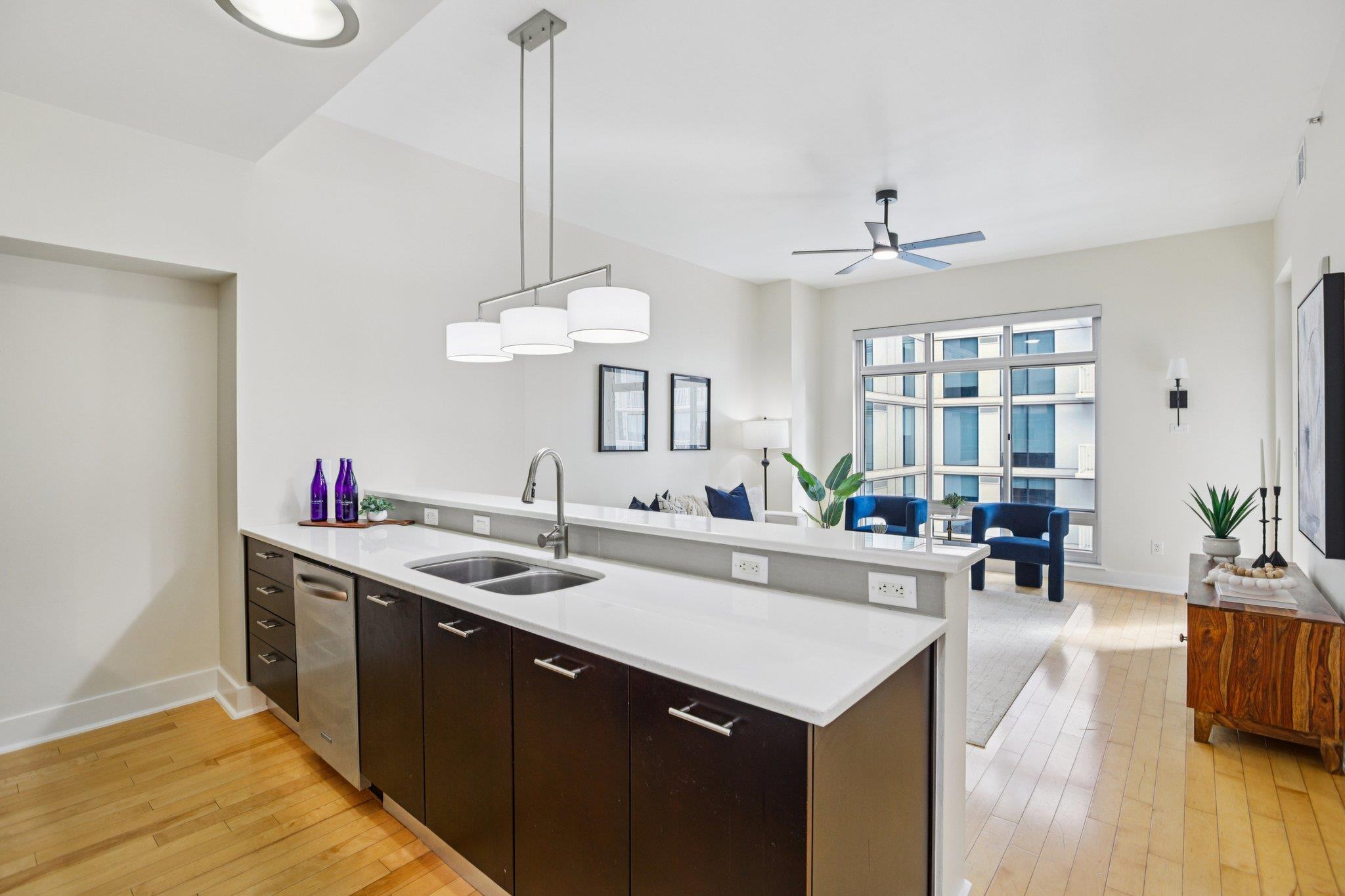 603 Davis St # 2007, Austin, TX 78701