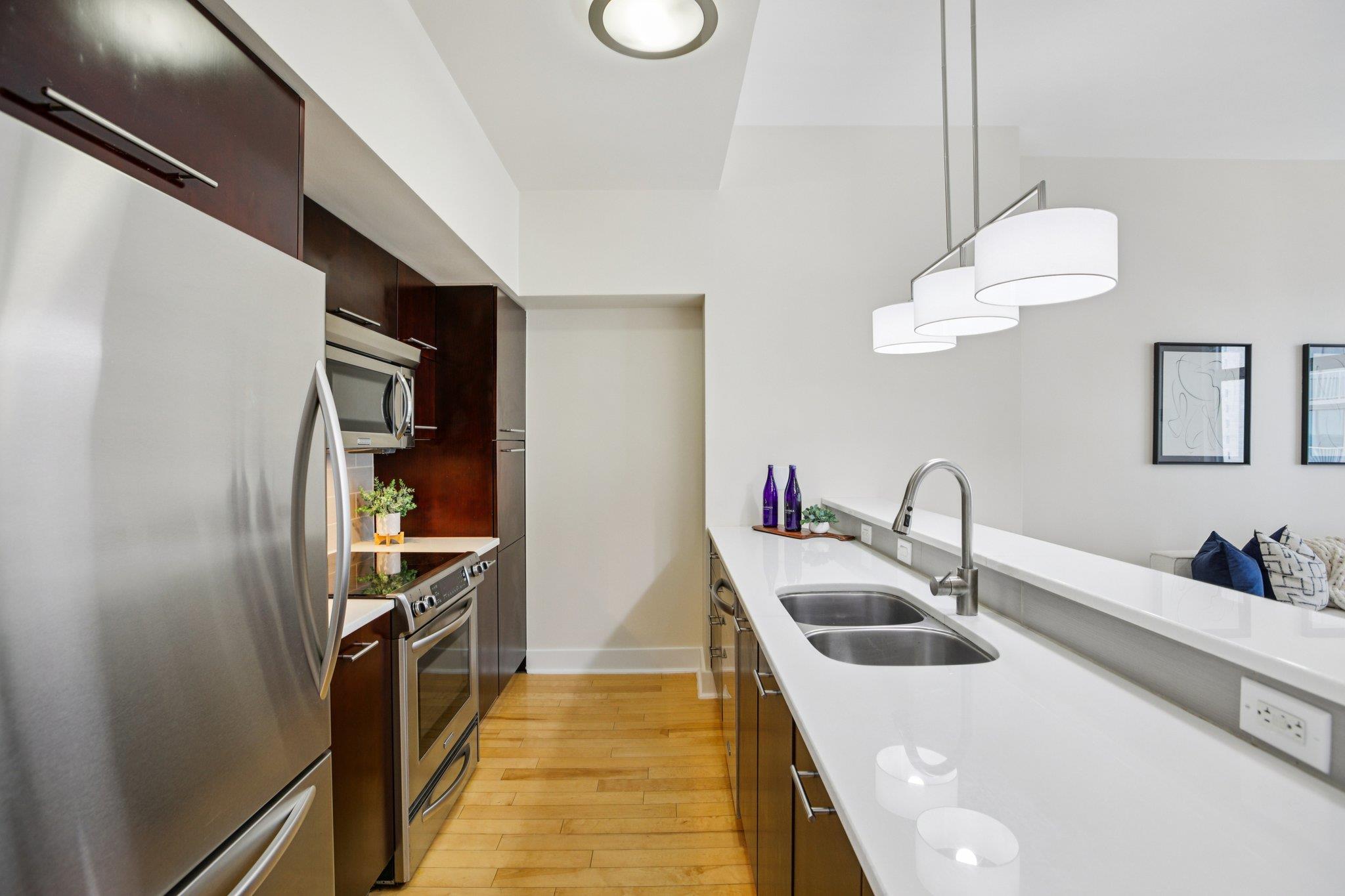 603 Davis St # 2007, Austin, TX 78701