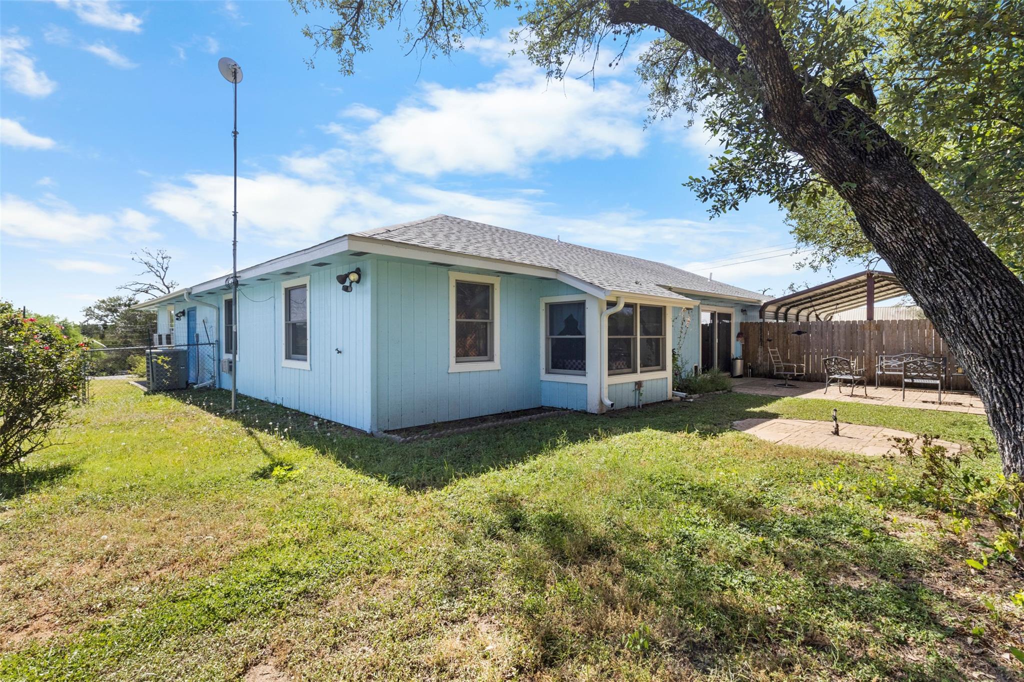 118 Midnight Sun Dr, Spicewood, TX 78669