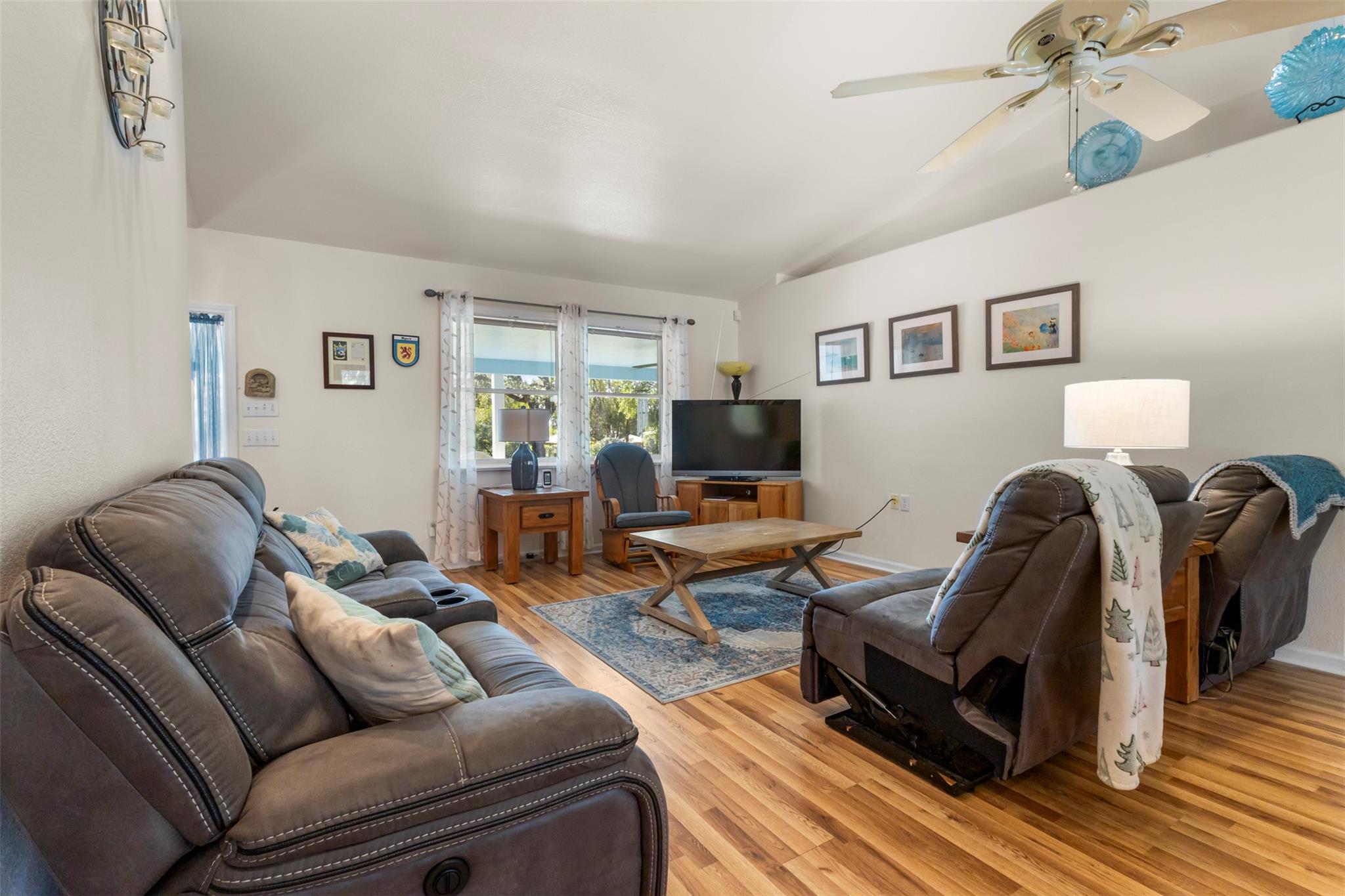 118 Midnight Sun Dr, Spicewood, TX 78669