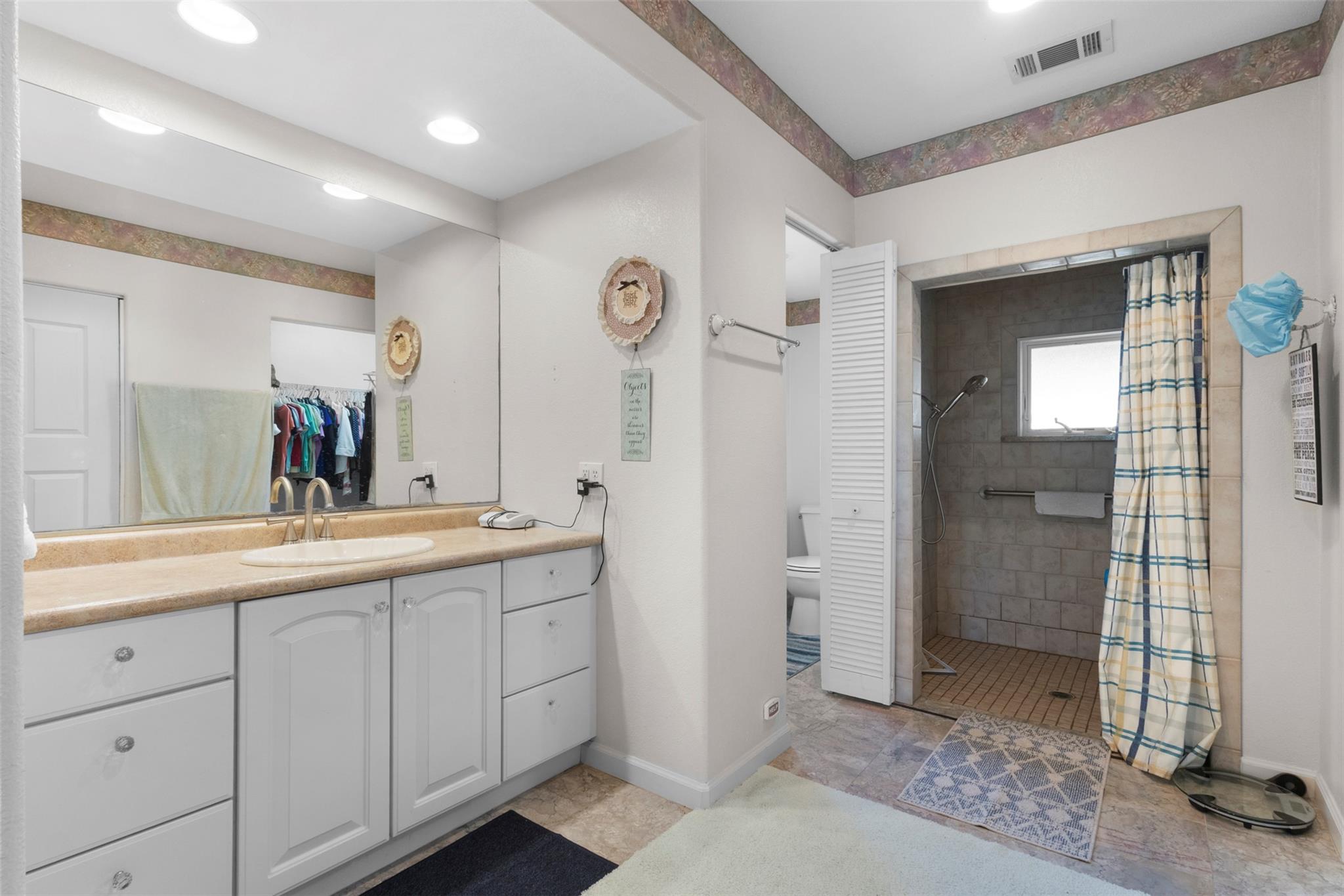 118 Midnight Sun Dr, Spicewood, TX 78669