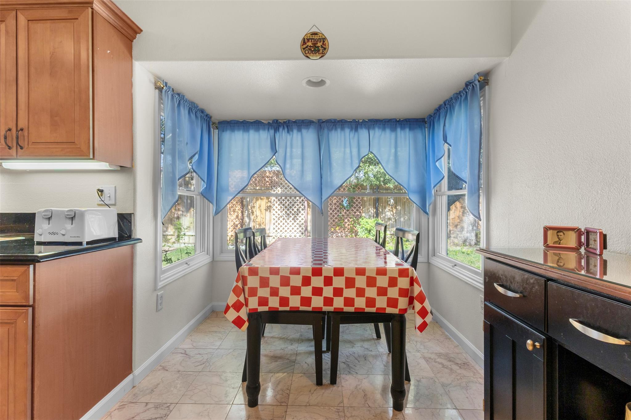 118 Midnight Sun Dr, Spicewood, TX 78669