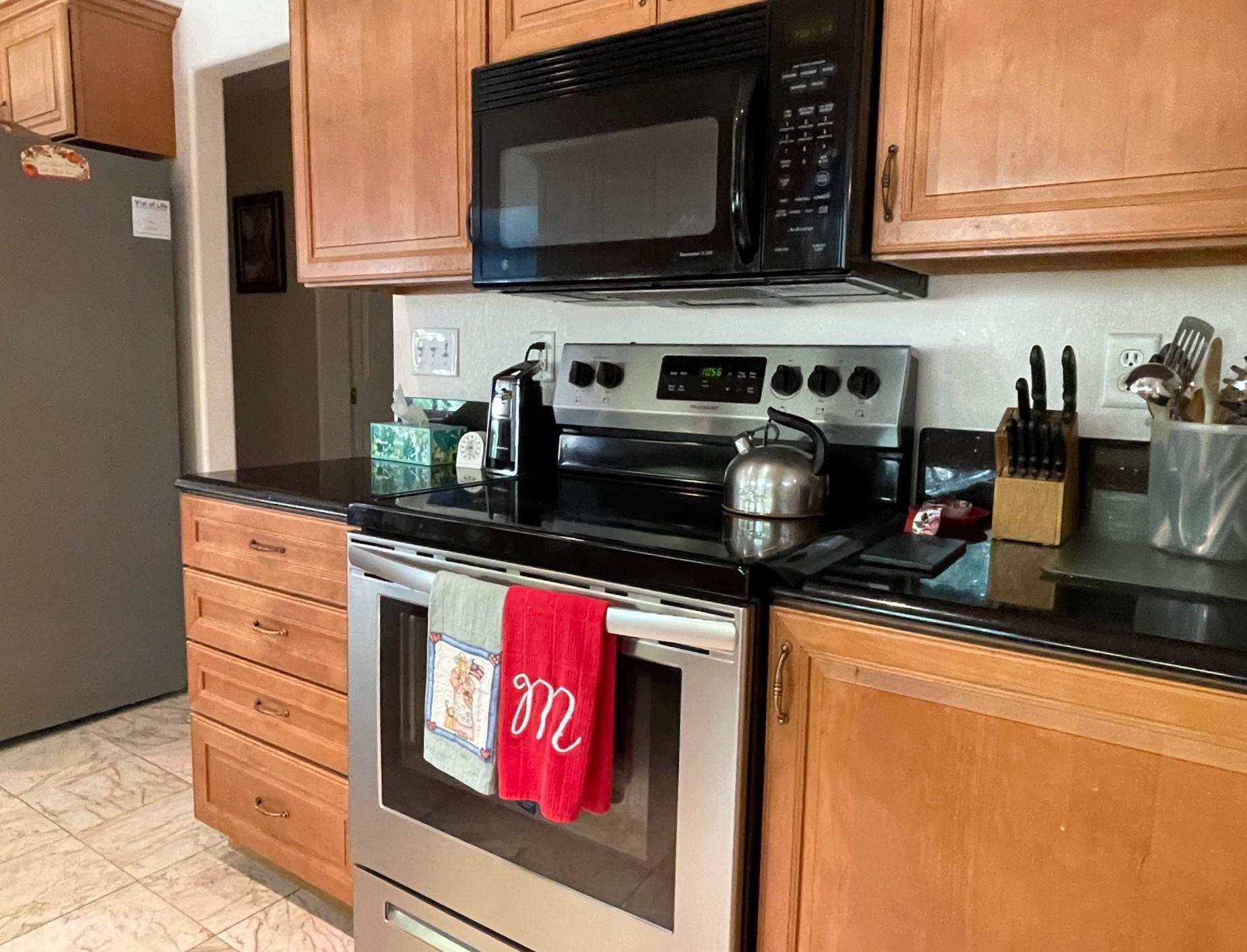 118 Midnight Sun Dr, Spicewood, TX 78669