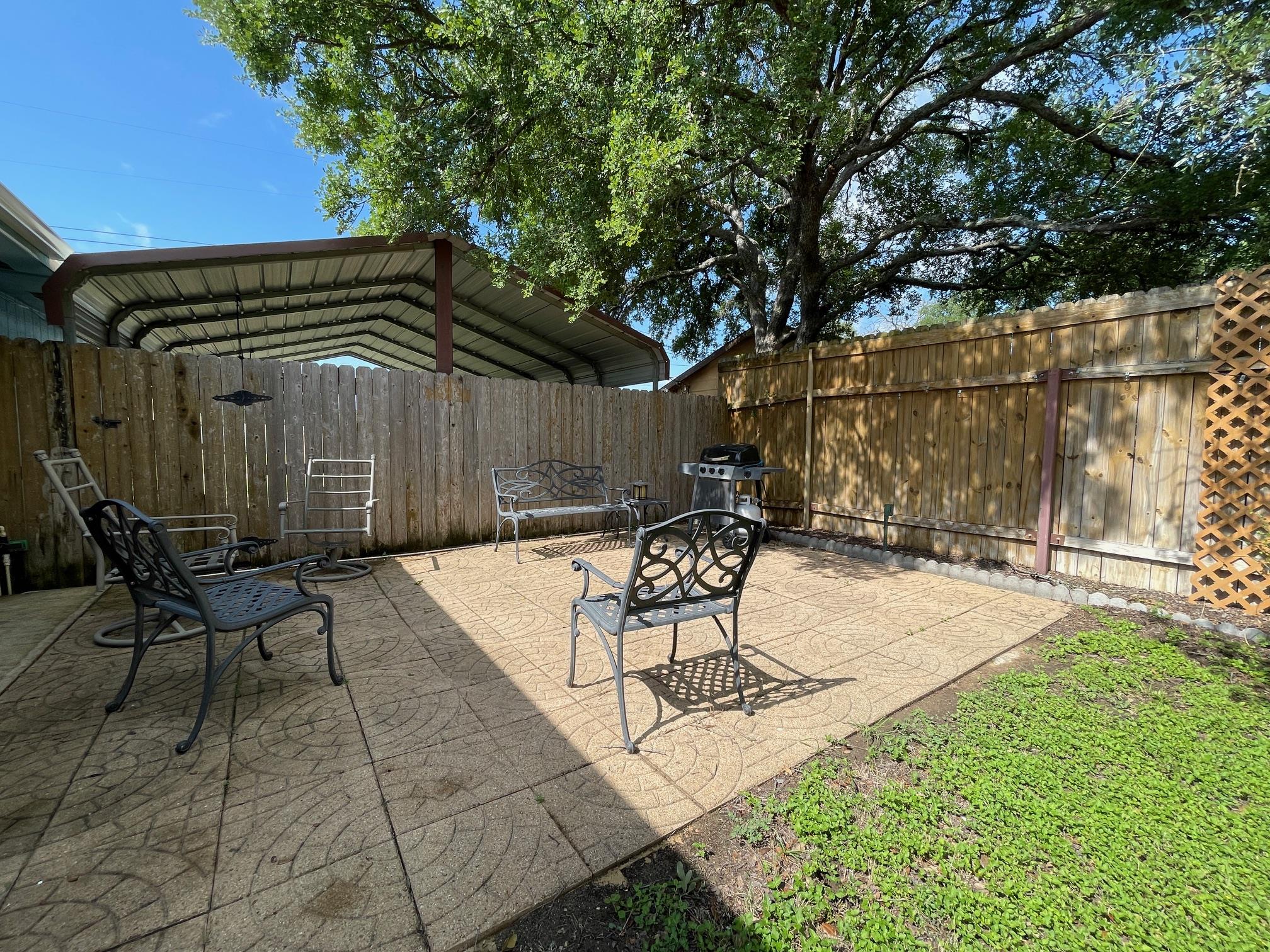 118 Midnight Sun Dr, Spicewood, TX 78669