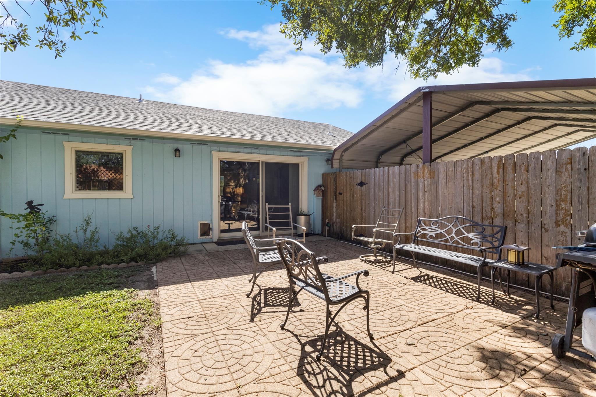 118 Midnight Sun Dr, Spicewood, TX 78669