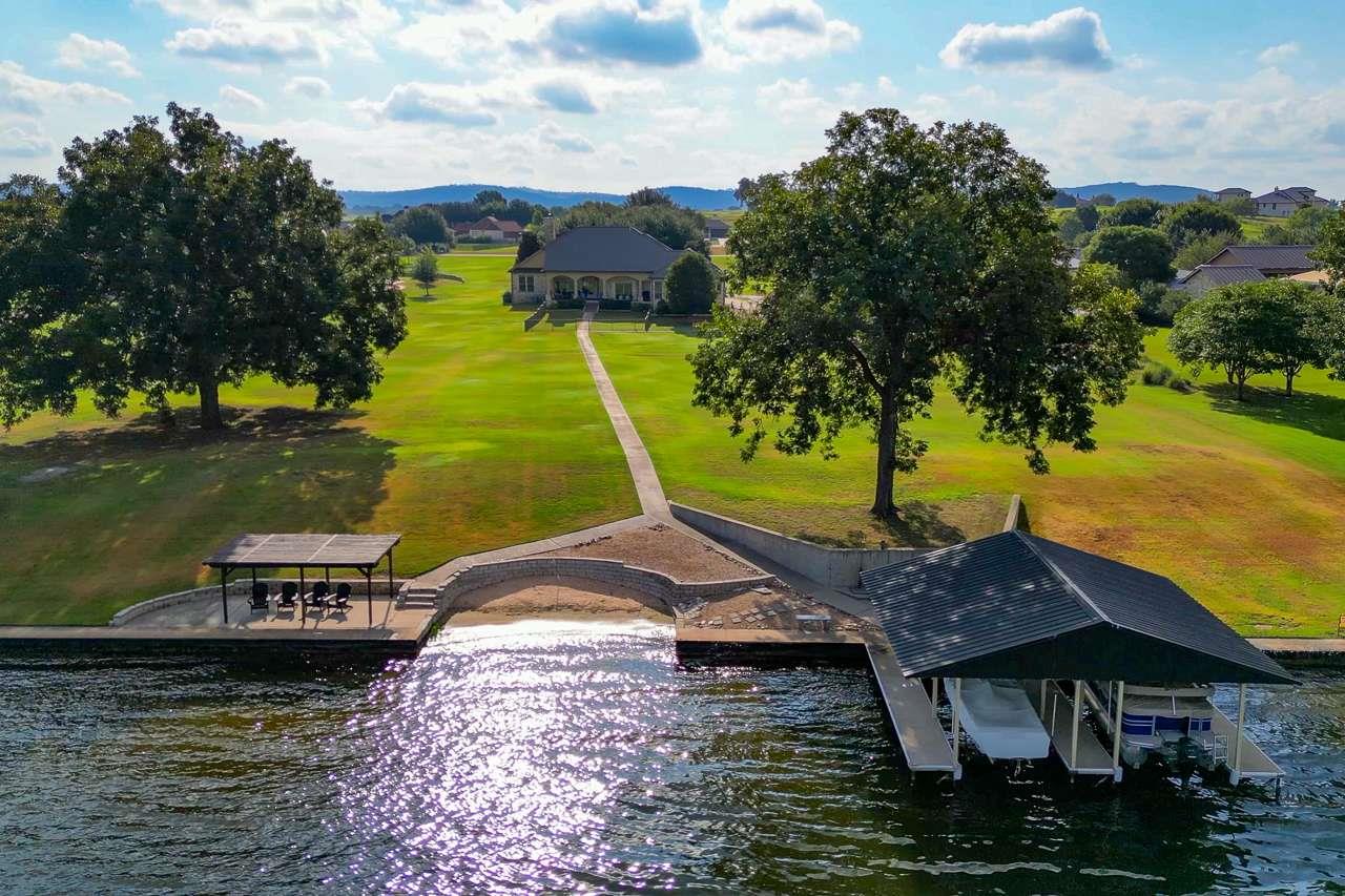 1621 Legends Pkwy, Kingsland, TX 78639