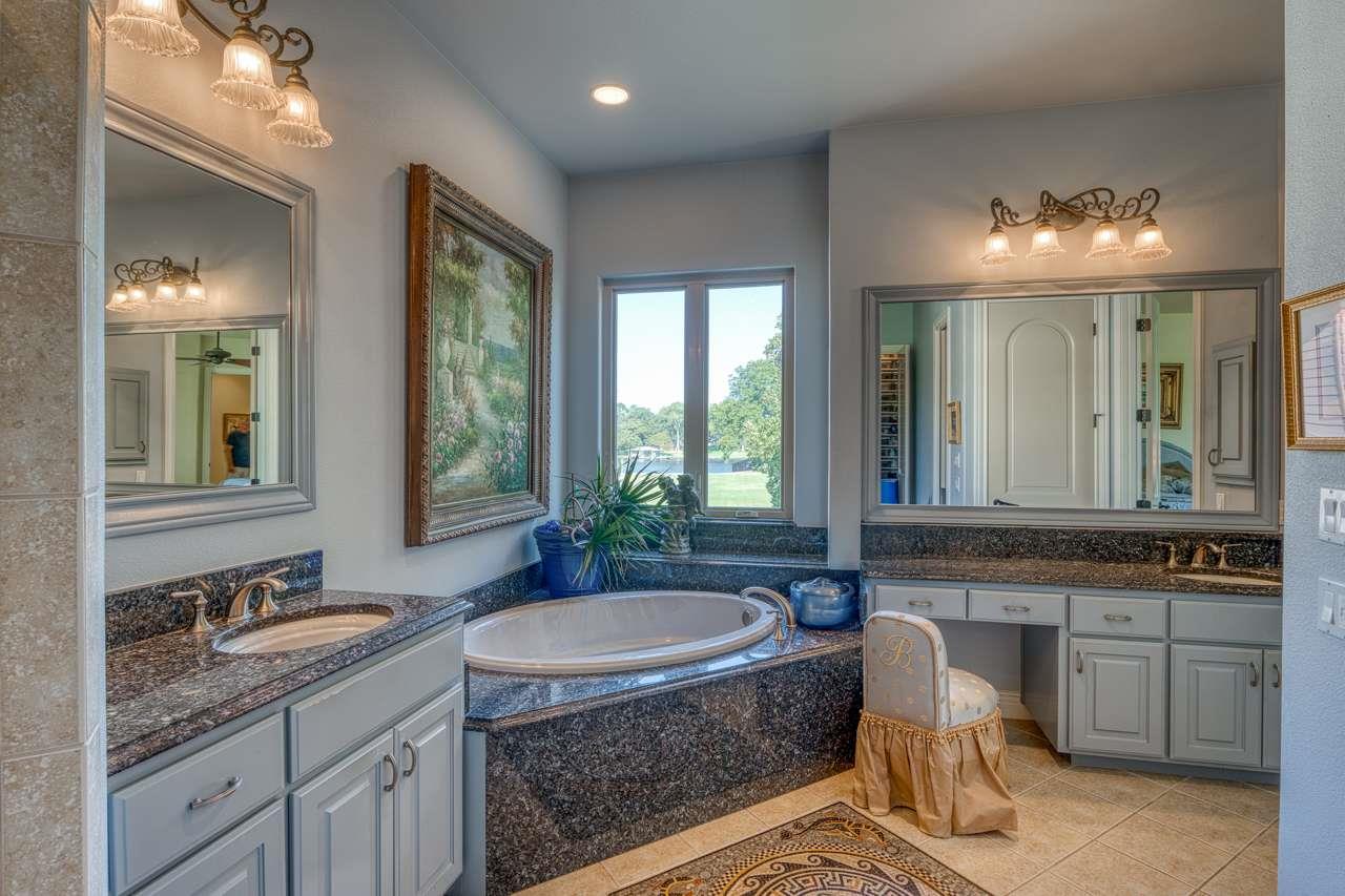 1621 Legends Pkwy, Kingsland, TX 78639