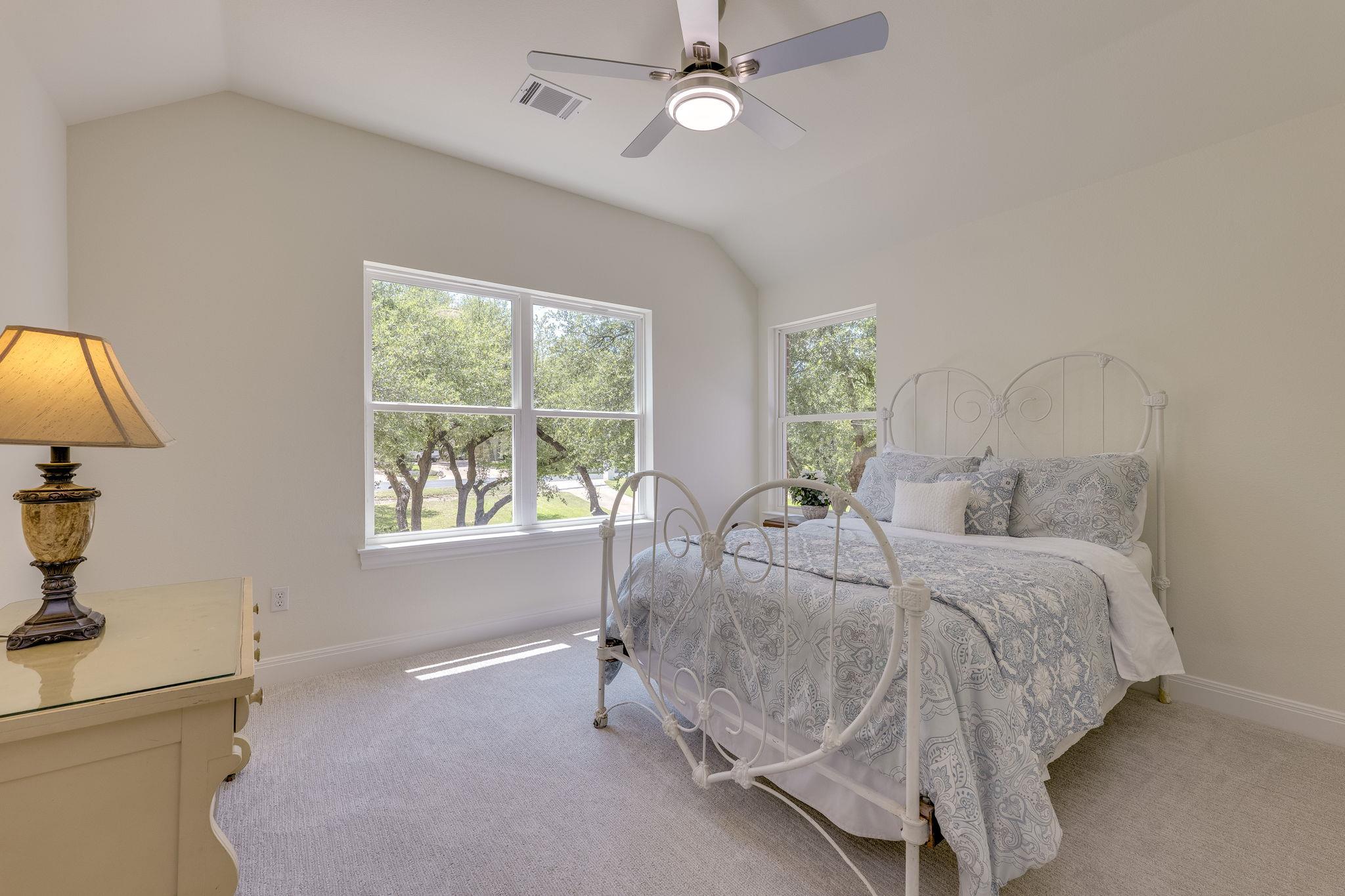 38 Cottondale Rd, The Hills, TX 78738