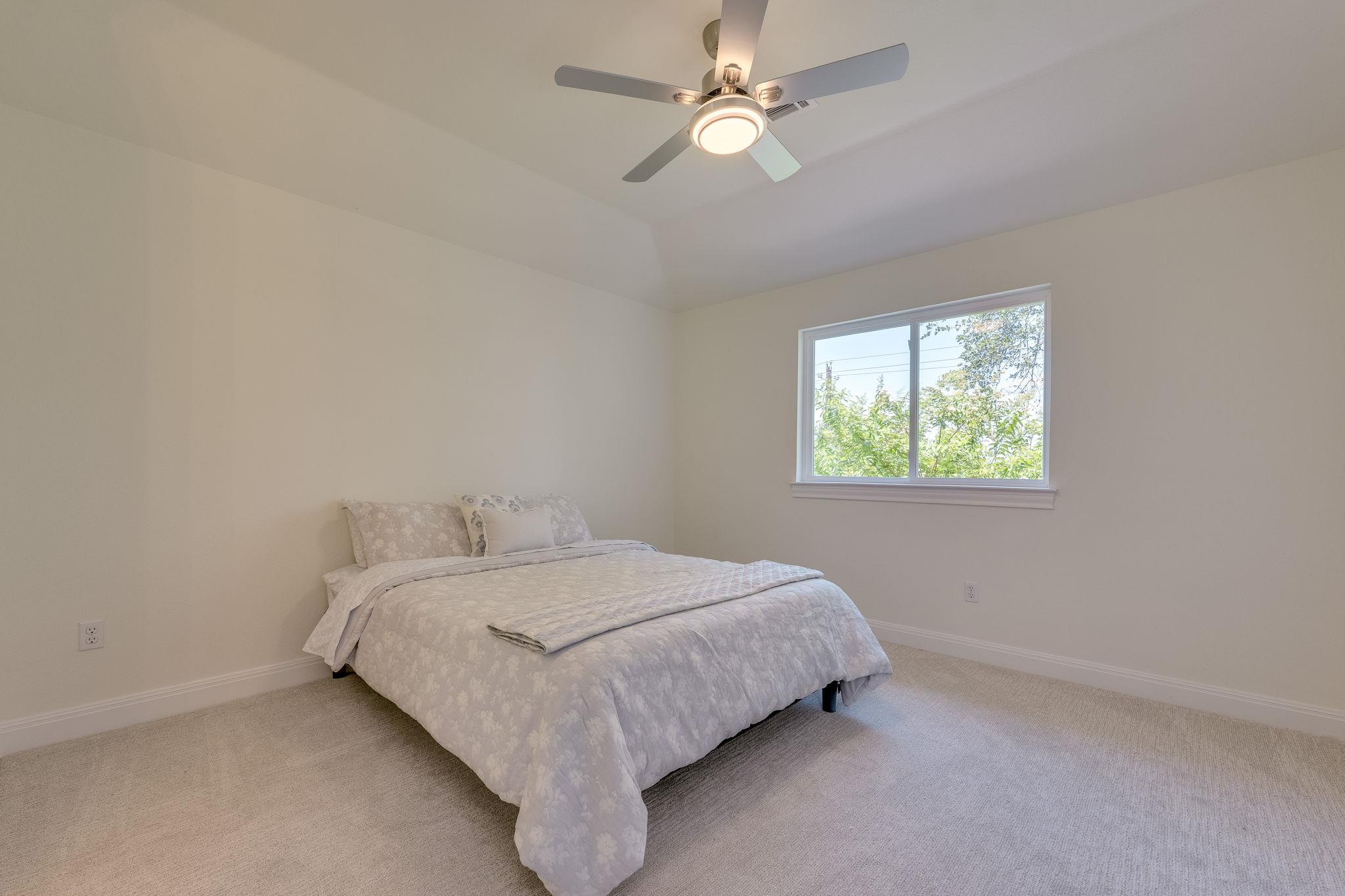 38 Cottondale Rd, The Hills, TX 78738