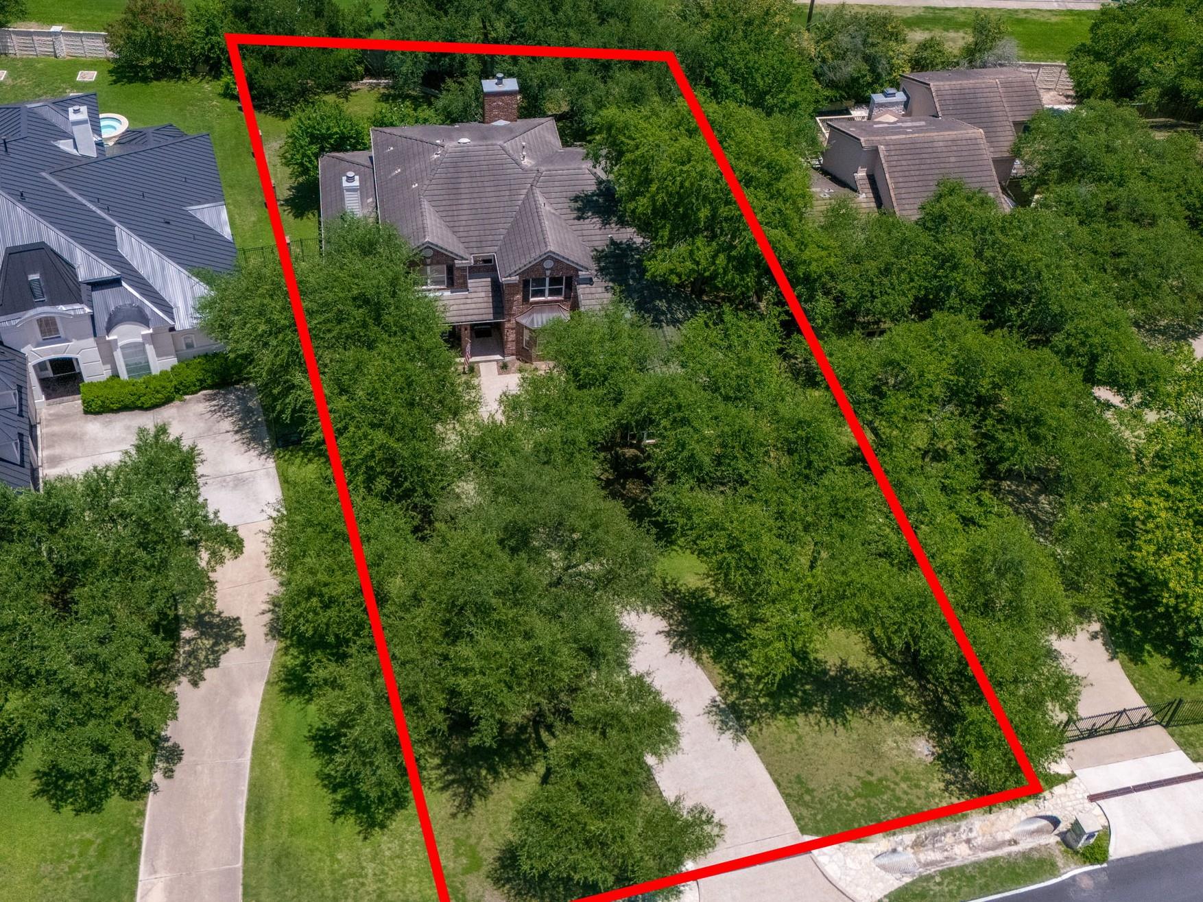 38 Cottondale Rd, The Hills, TX 78738