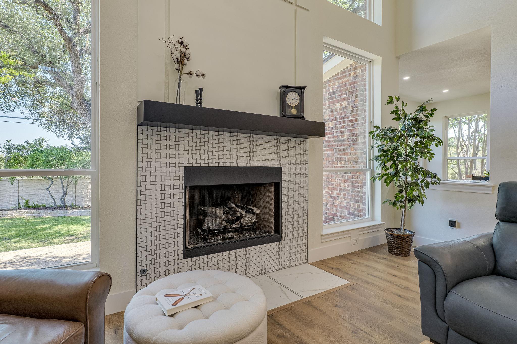 38 Cottondale Rd, The Hills, TX 78738