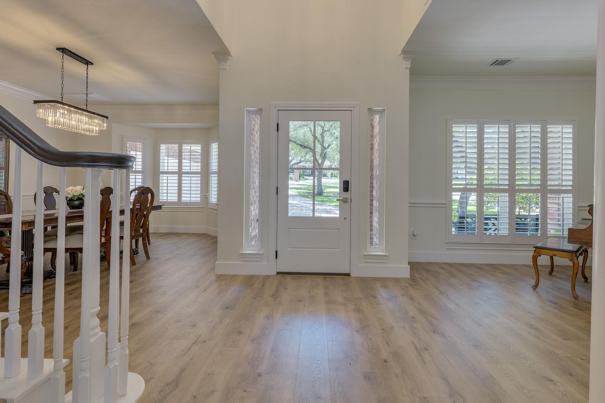 38 Cottondale Rd, The Hills, TX 78738