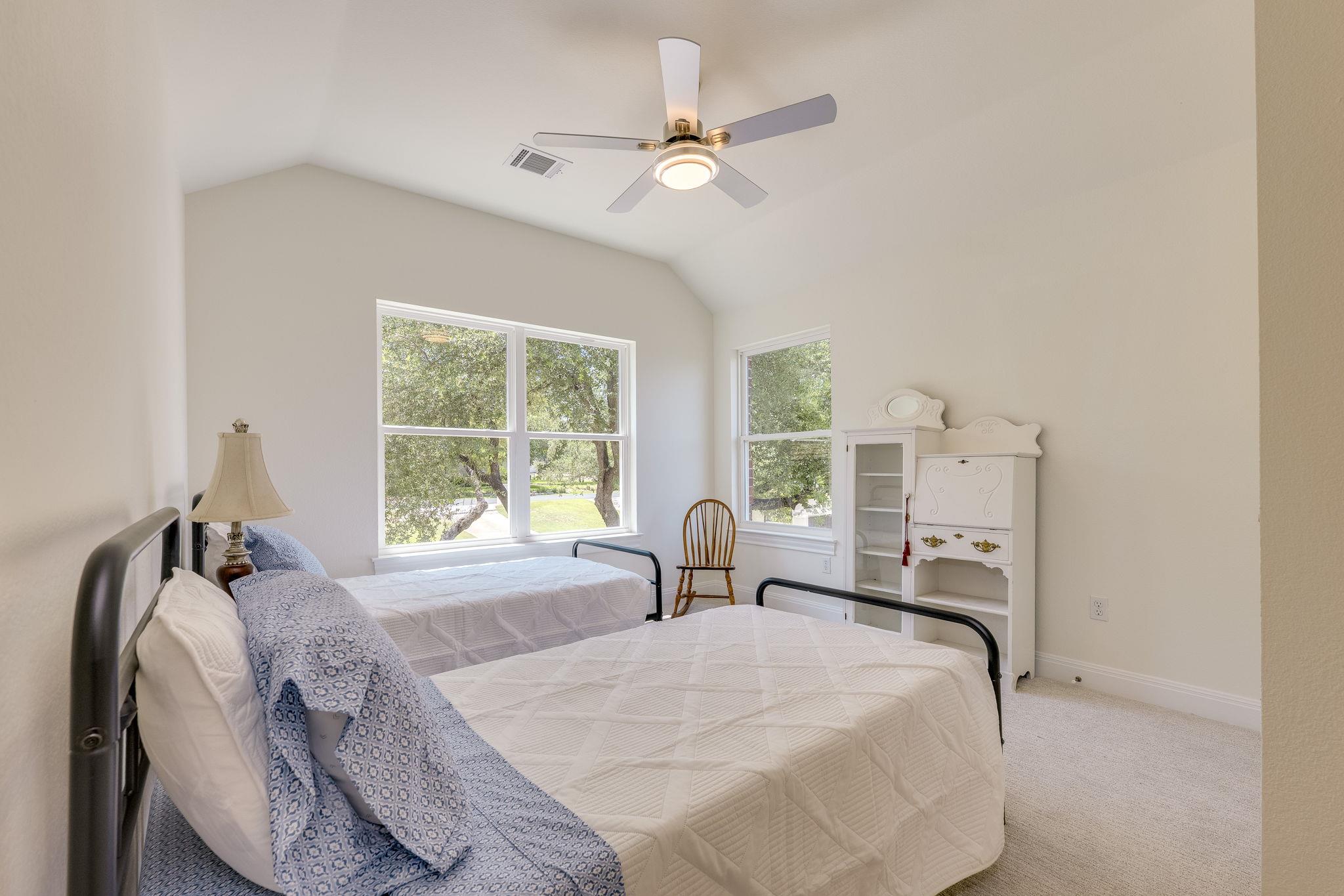 38 Cottondale Rd, The Hills, TX 78738