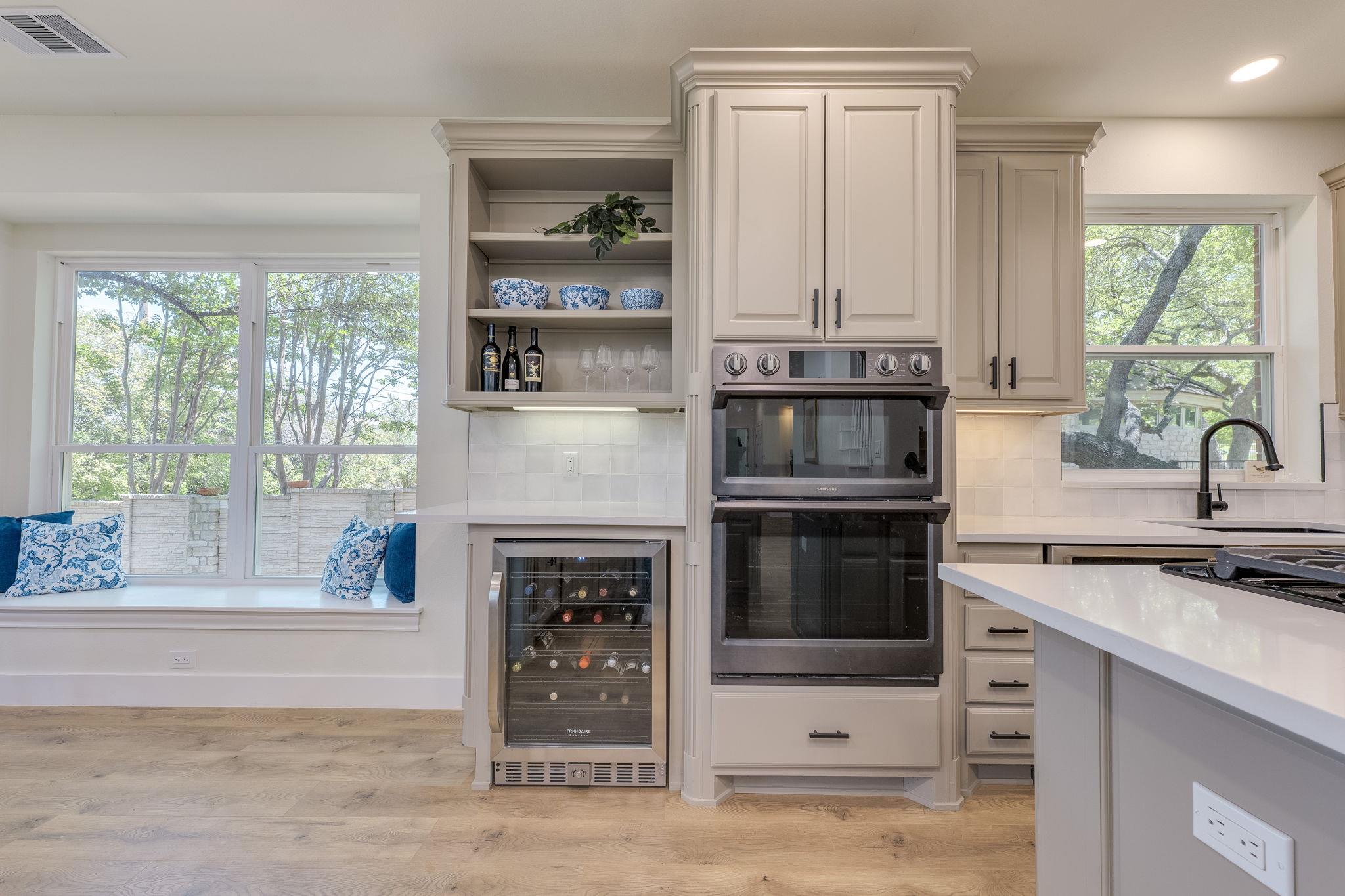 38 Cottondale Rd, The Hills, TX 78738