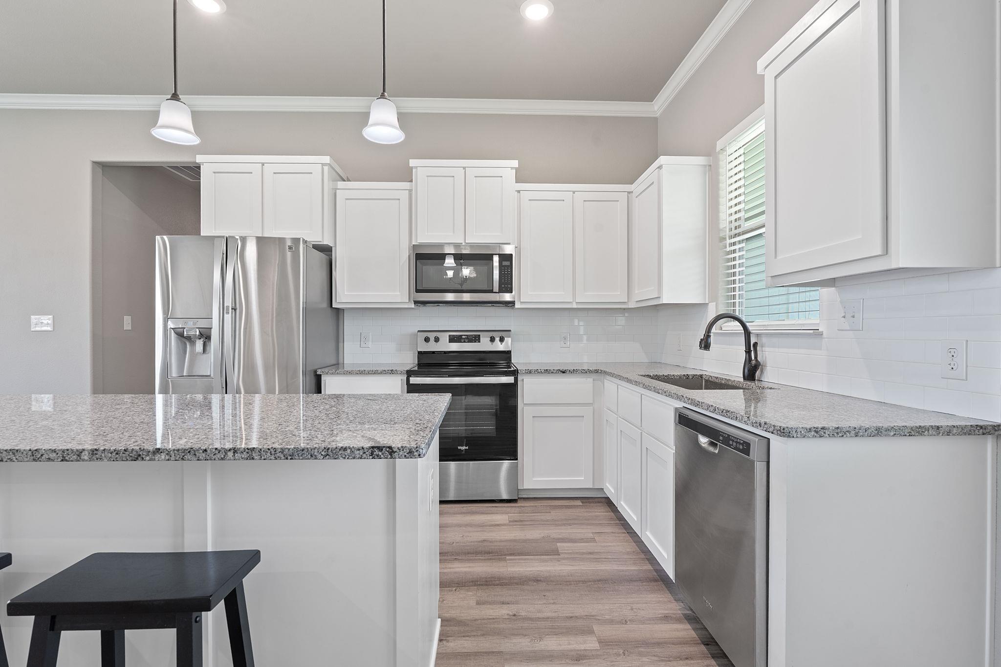 103 W Tomlinson St, Florence, TX 76527