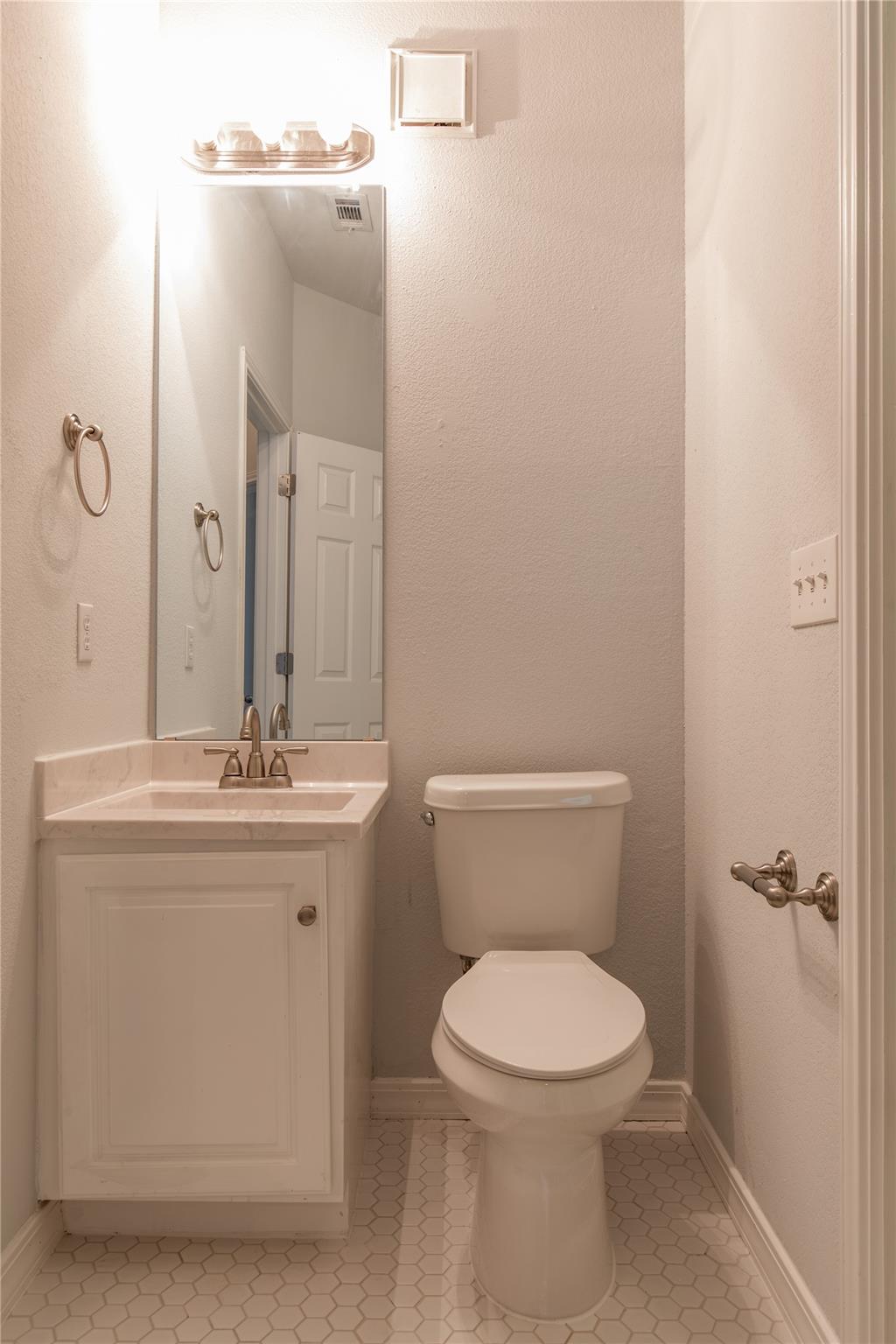 2204 San Gabriel St # 104, Austin, TX 78705