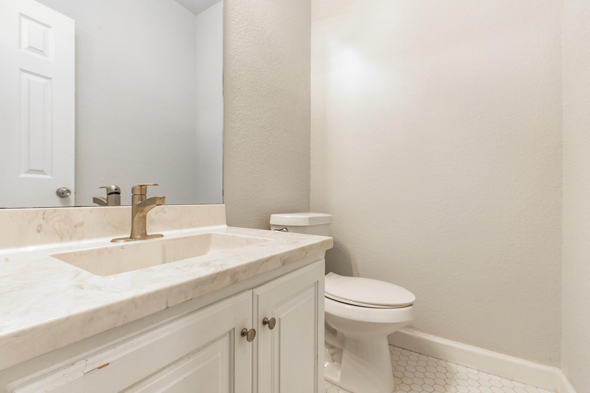 2204 San Gabriel St # 104, Austin, TX 78705