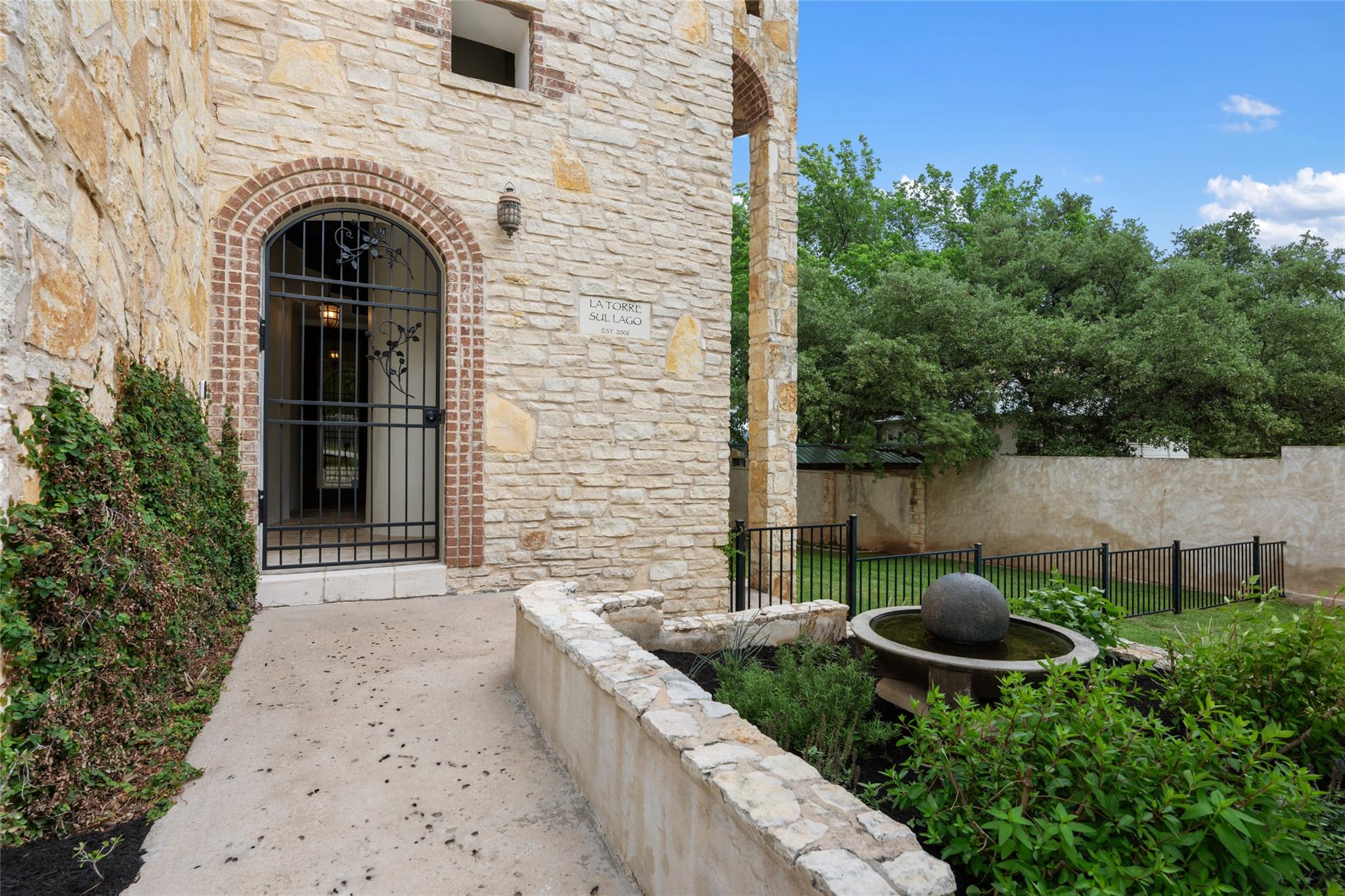 1404 Hurst Creek Rd, Austin, TX 78734