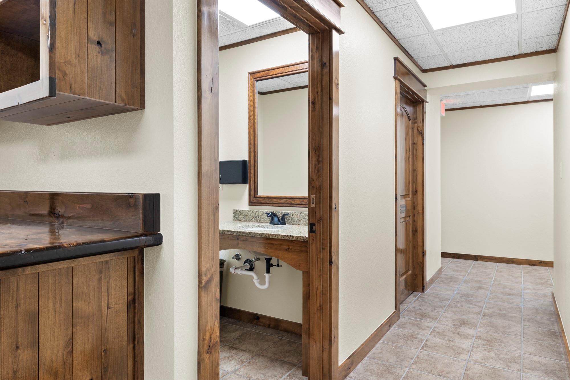 205 S Pierce St, Suite 12 # 12, Burnet, TX 78611