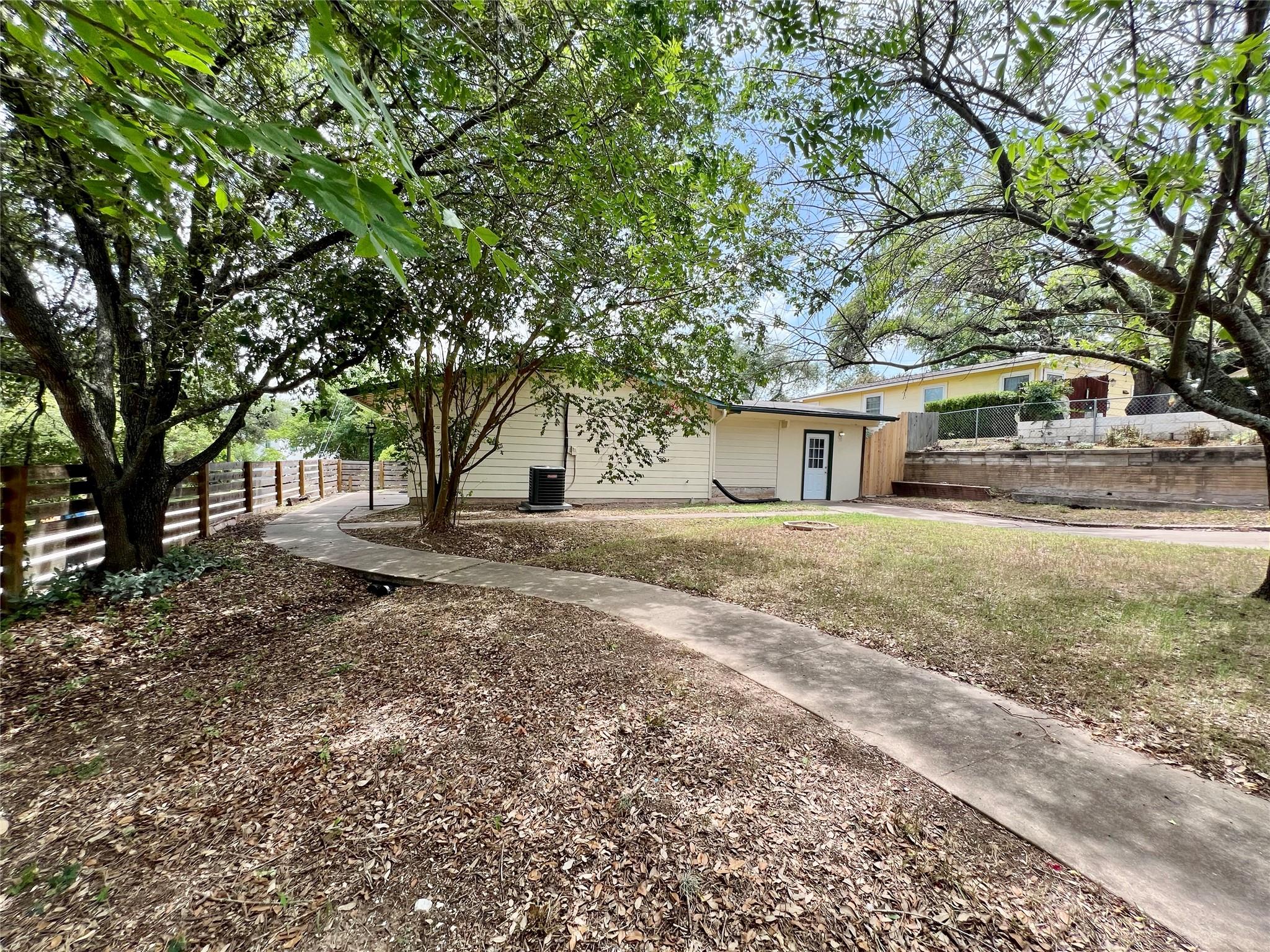 401 Philco Dr, Austin, TX 78745