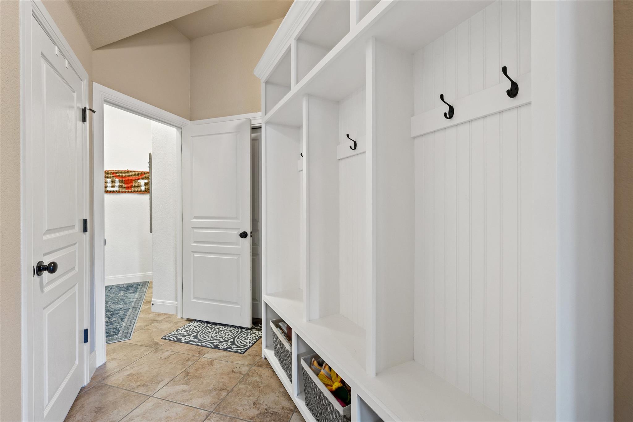 8709 Fescue Ln, Austin, TX 78738