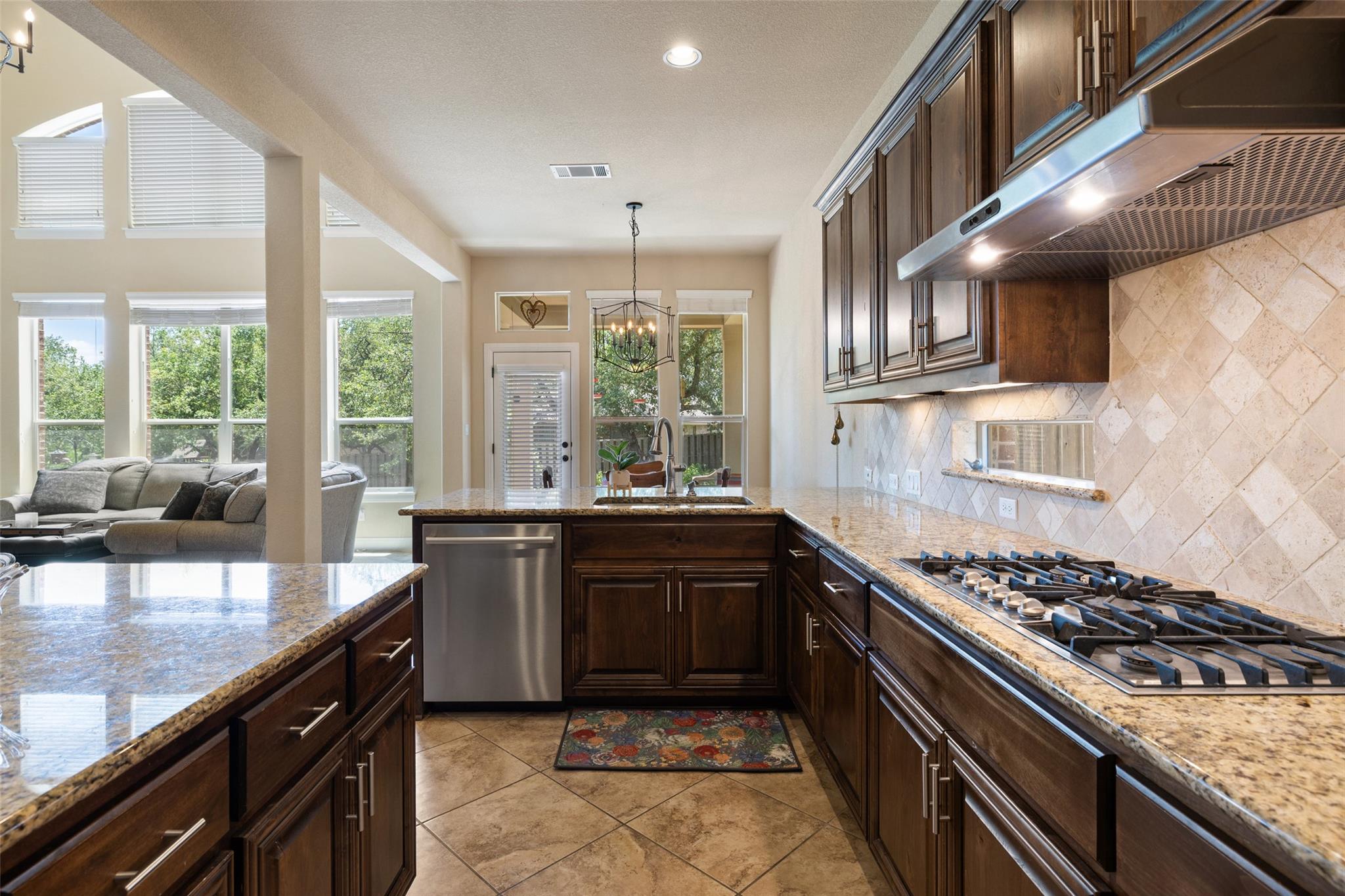 8709 Fescue Ln, Austin, TX 78738