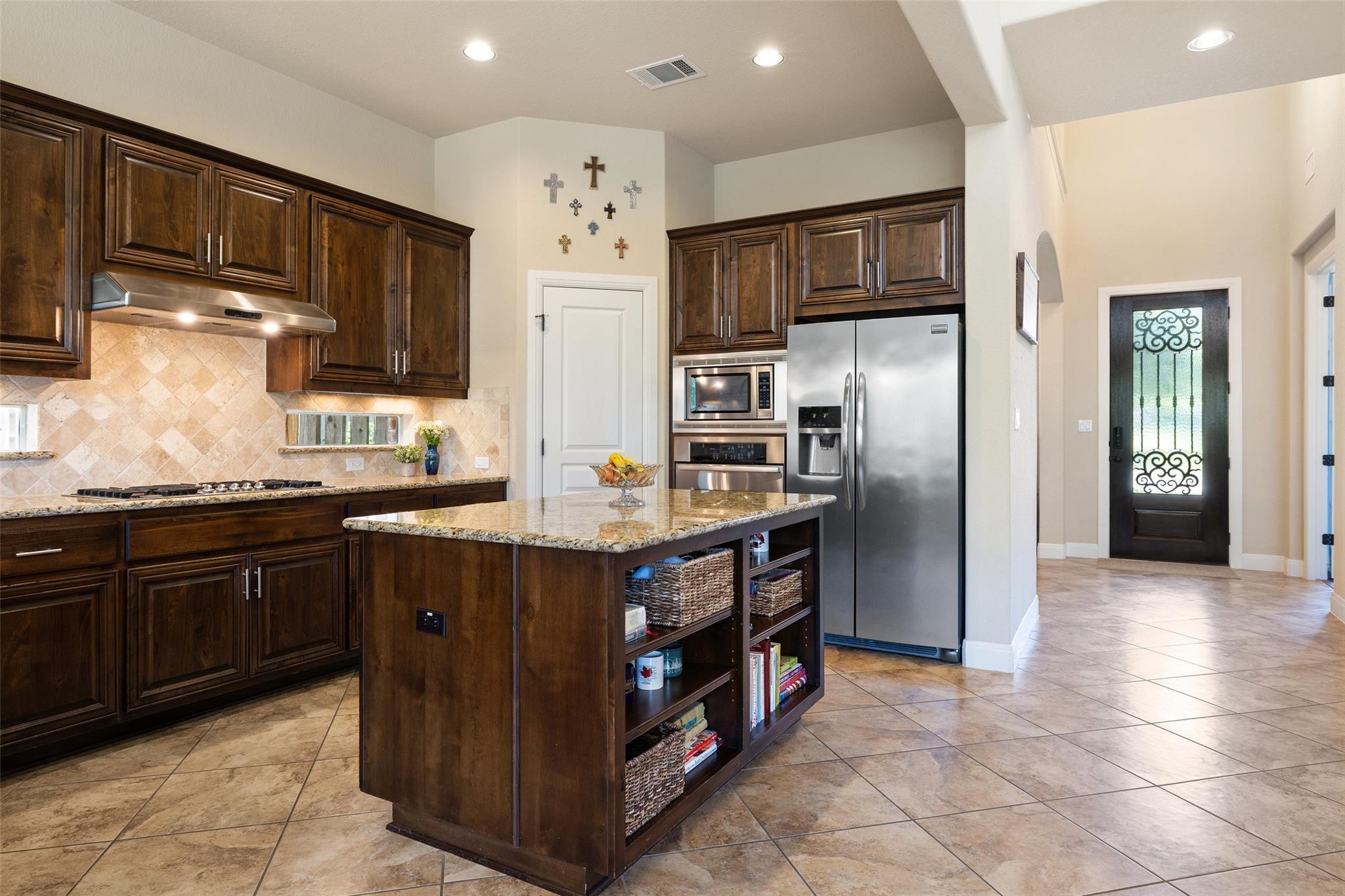 8709 Fescue Ln, Austin, TX 78738